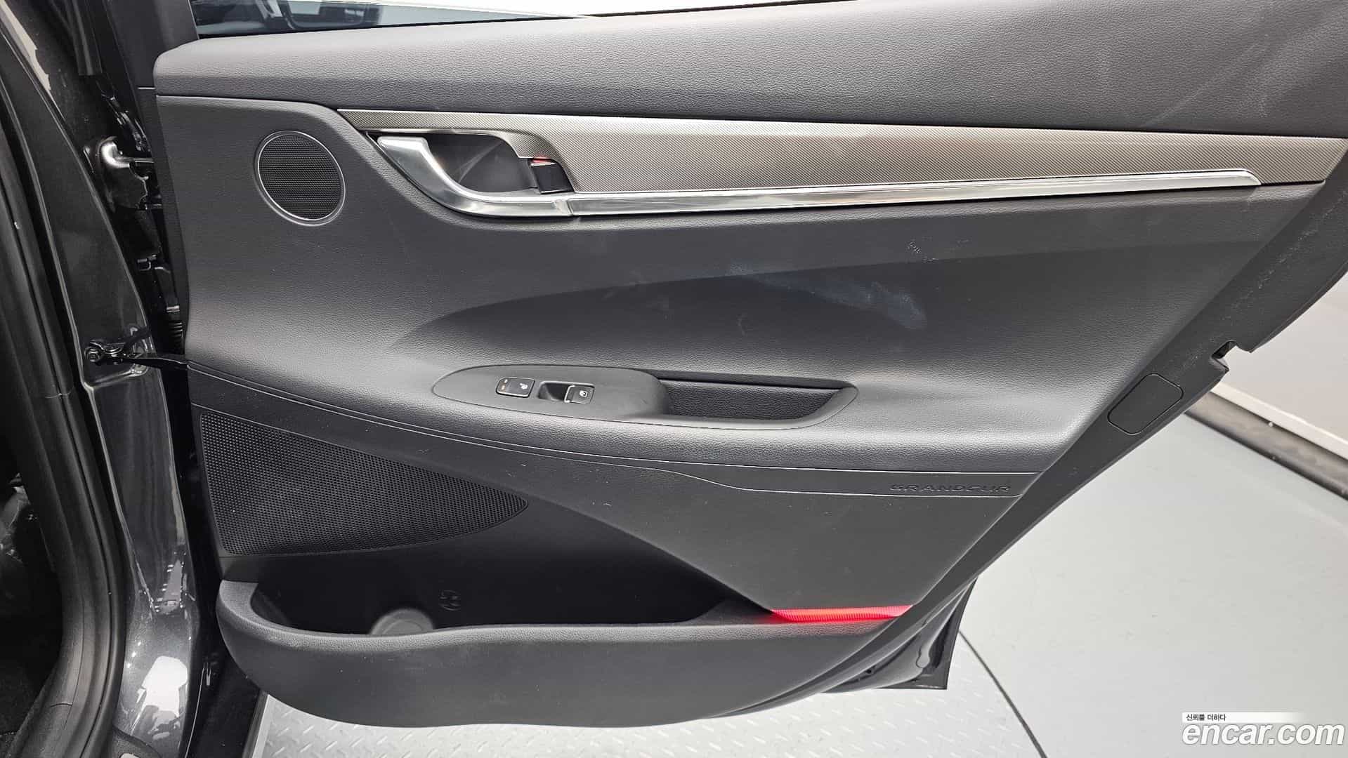 Grandeur Hyundai 2022.1-INNER-035