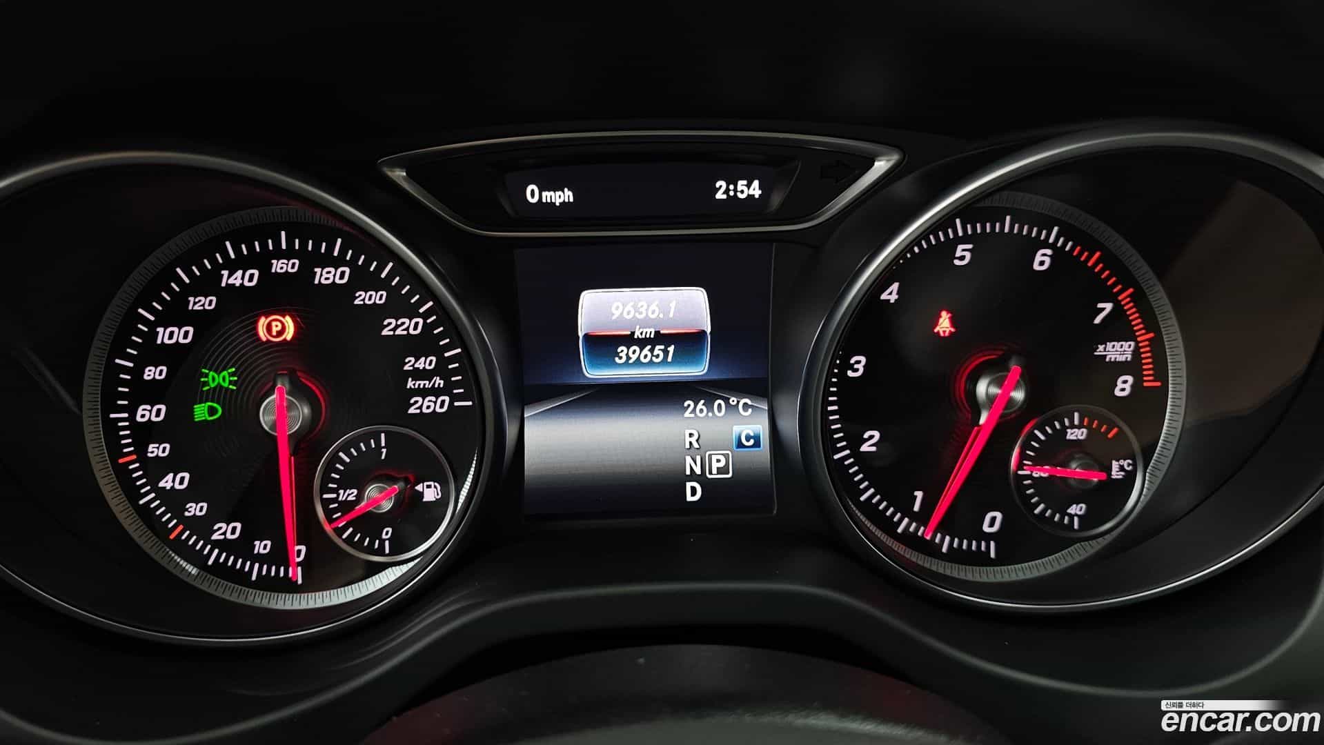 GLA-Class Mercedes-Benz 2019.6-INNER-008