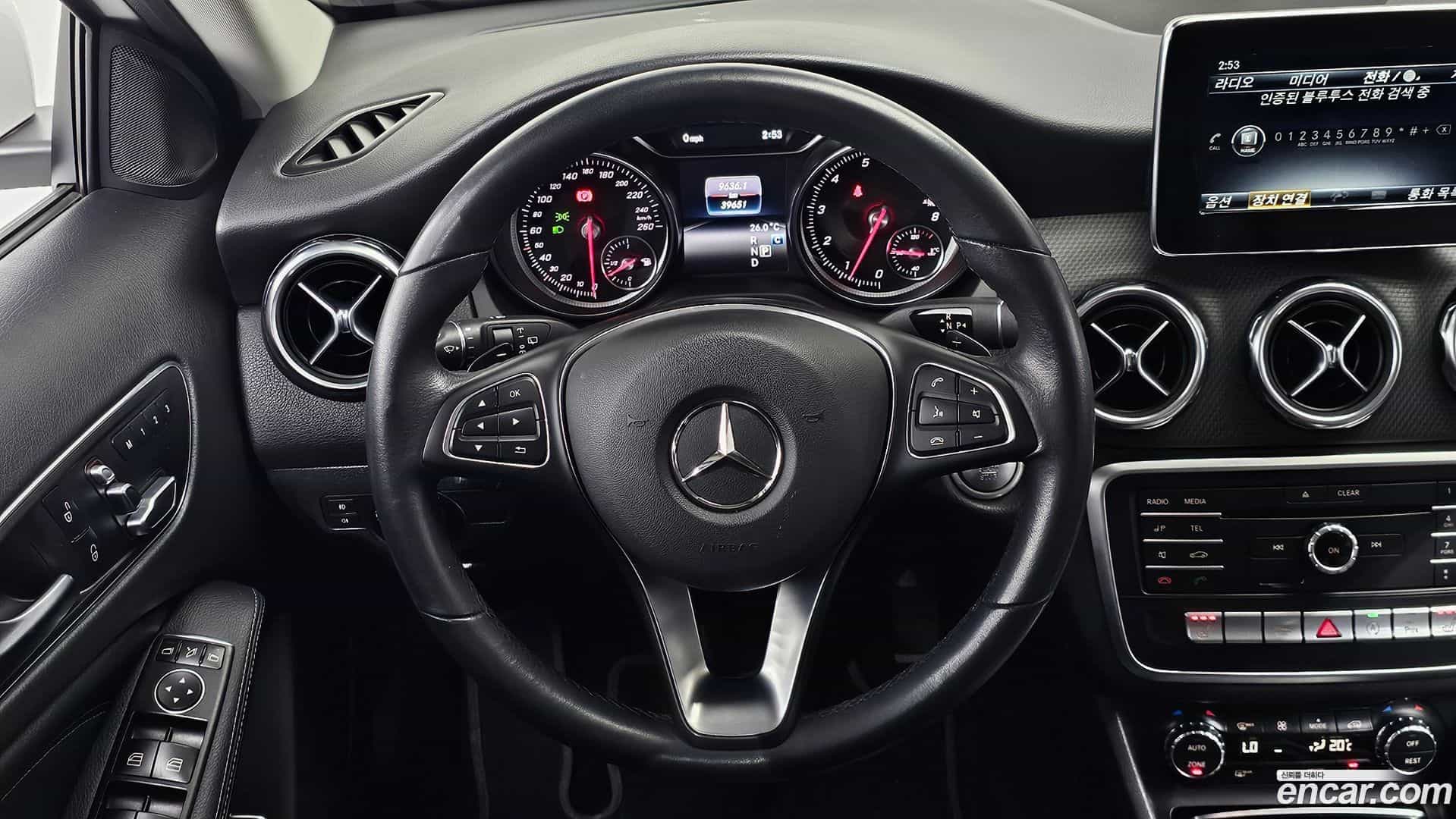 GLA-Class Mercedes-Benz 2019.6-OPTION-019