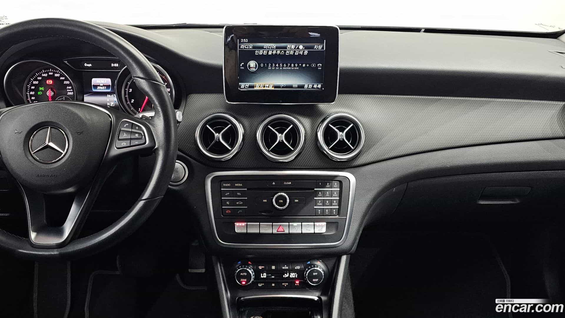 GLA-Class Mercedes-Benz 2019.6-OPTION-020