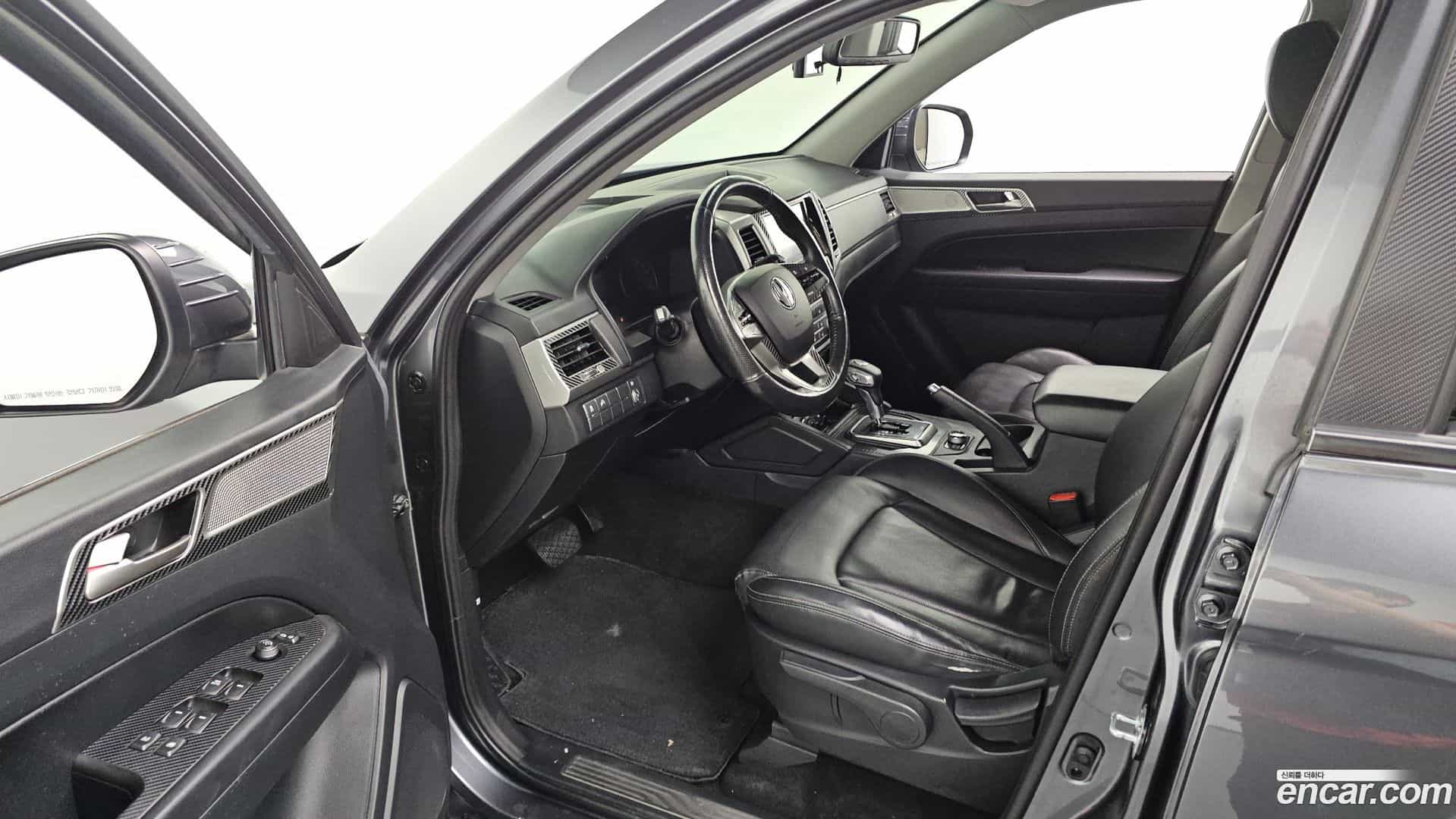 Rexton KG Mobility 2019.2-INNER-010