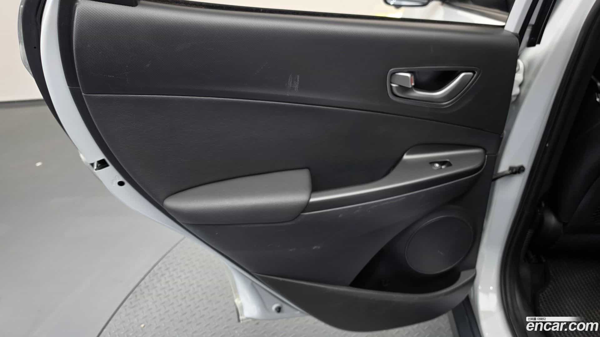 Kona Hyundai 2019.7-INNER-035