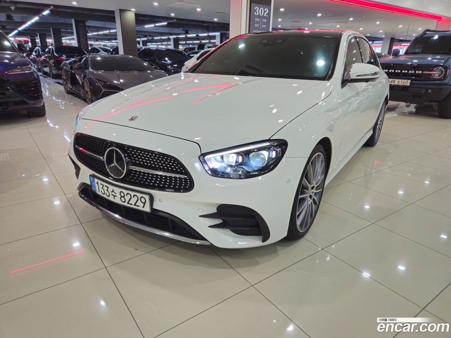 Main__Slider__Photo:E-Class Mercedes-Benz 2022.4-0