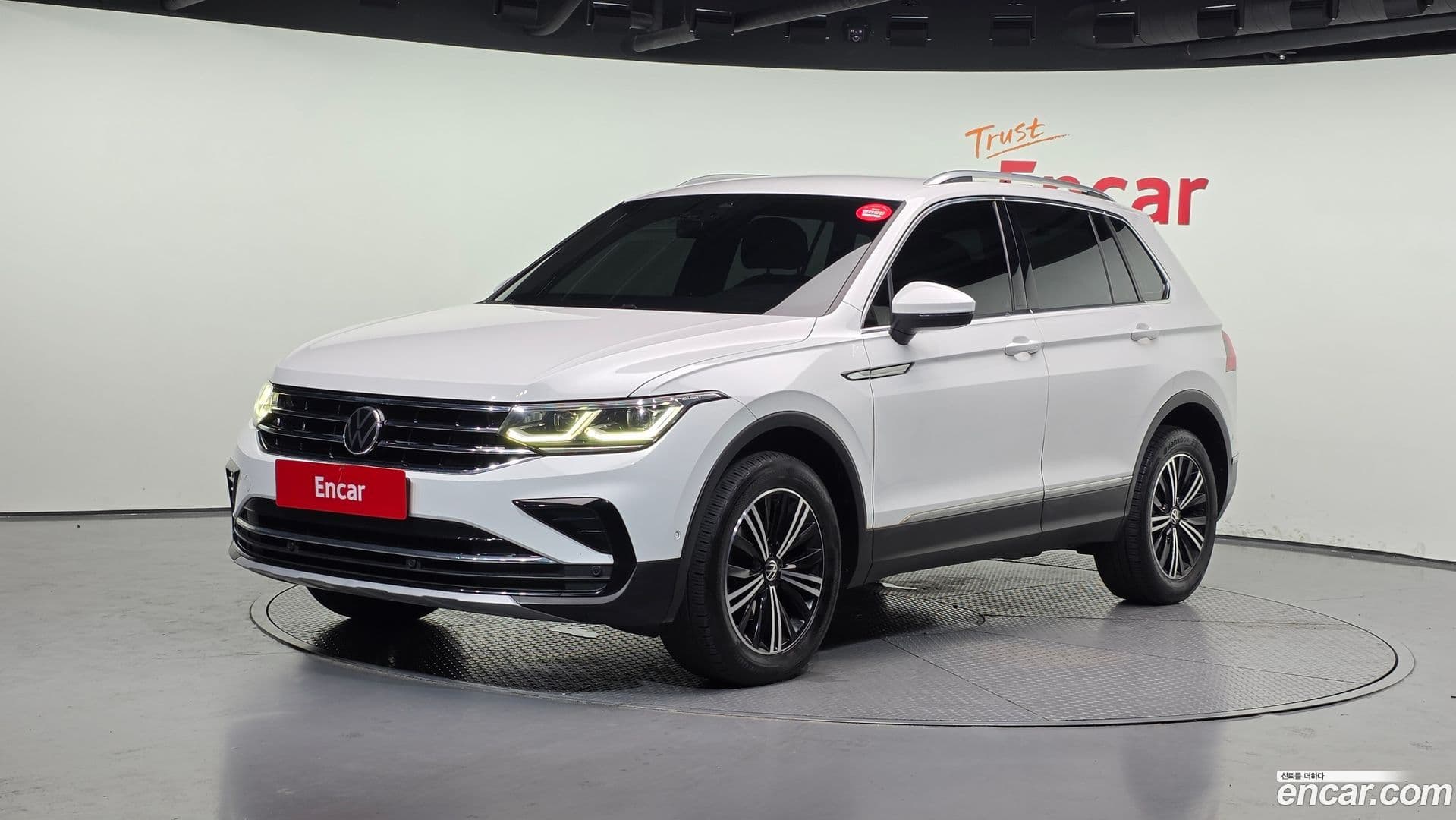 Main__Slider__Photo:Tiguan Volkswagen 2021.10-0