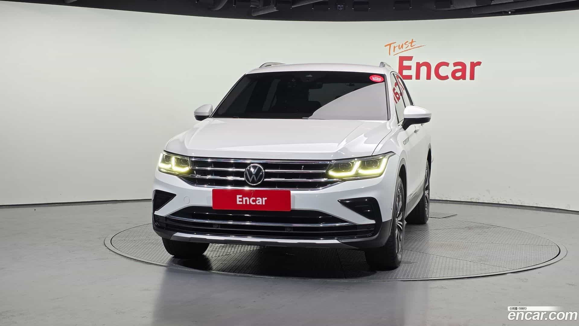 Tiguan Volkswagen 2021.10-OUTER-003