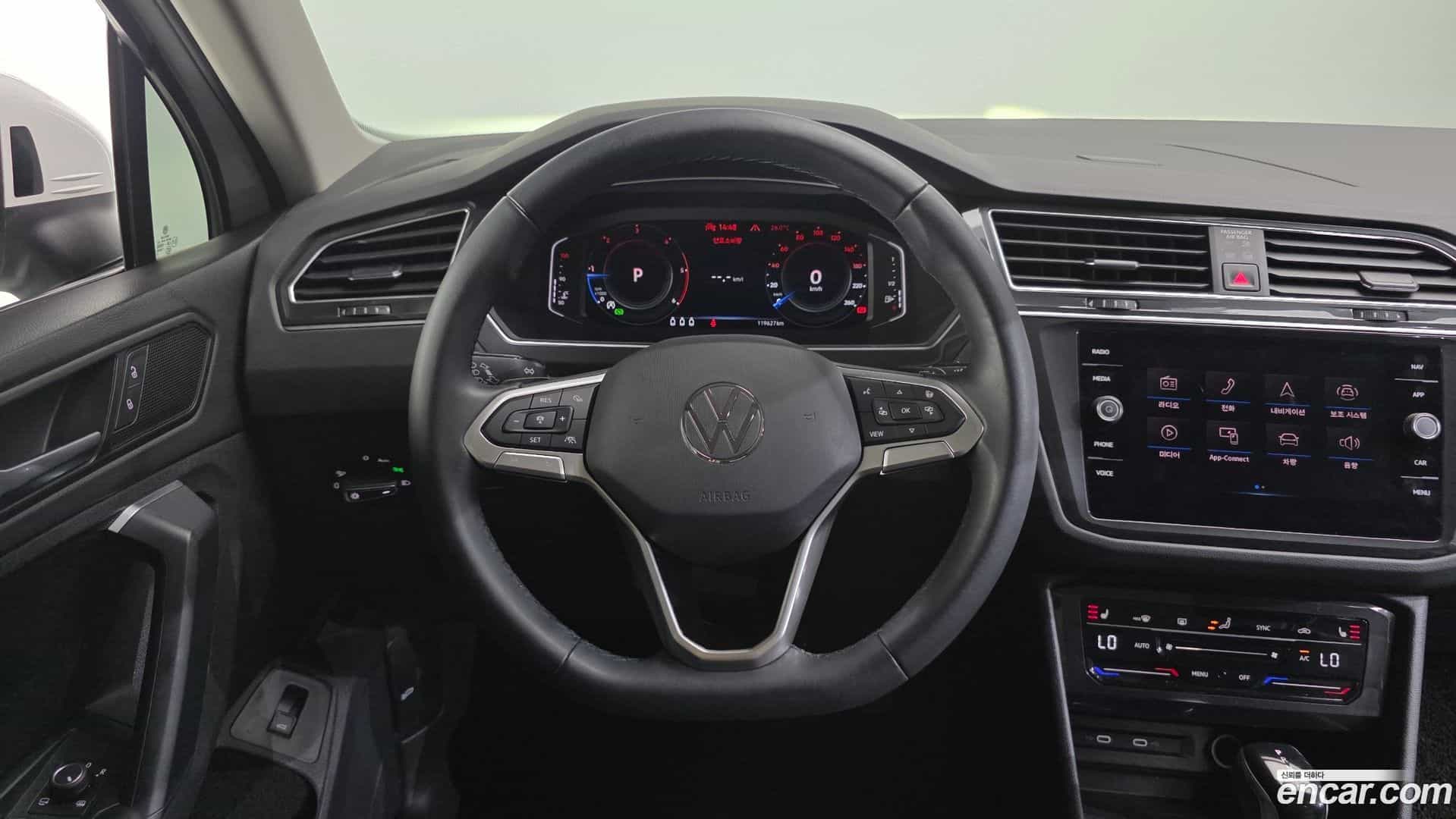 Tiguan Volkswagen 2021.10-OPTION-017