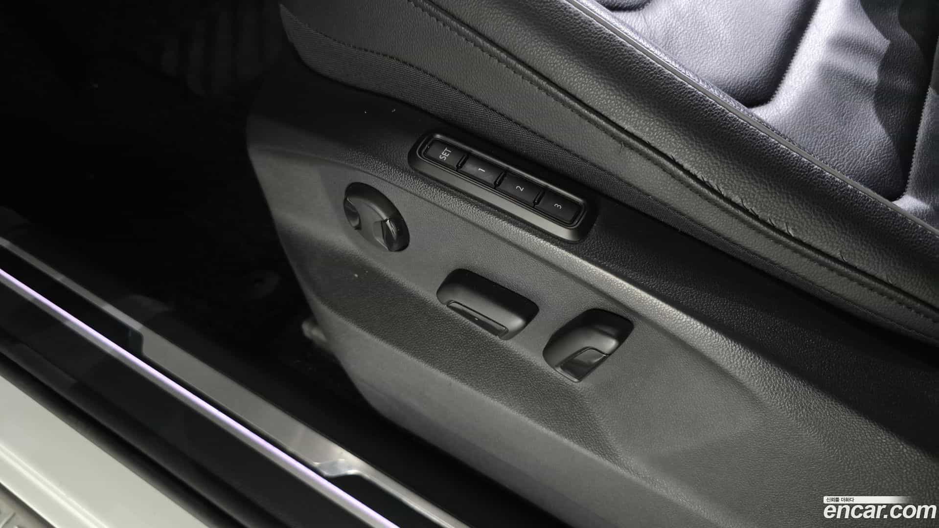 Tiguan Volkswagen 2021.10-OPTION-022