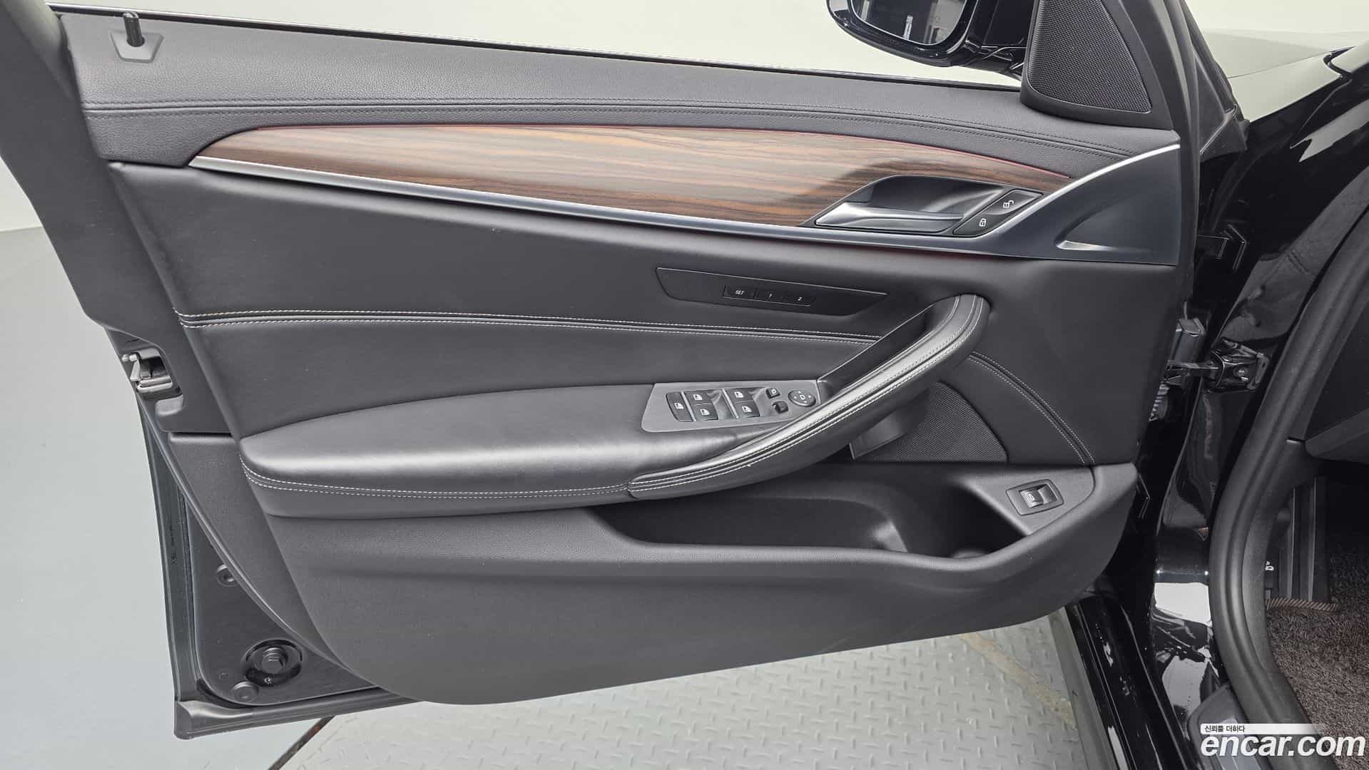 5-Series BMW 2019.5-INNER-034