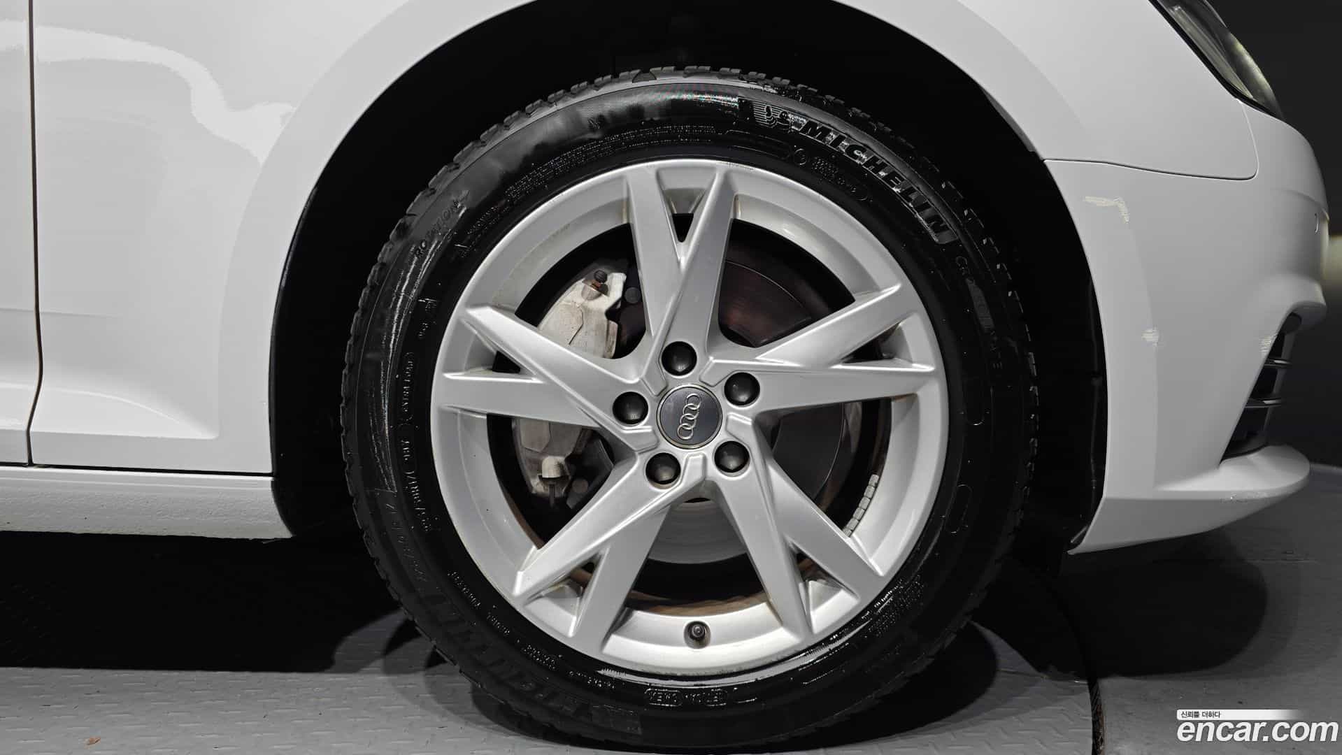 A4 Audi 2018.10-OUTER-005