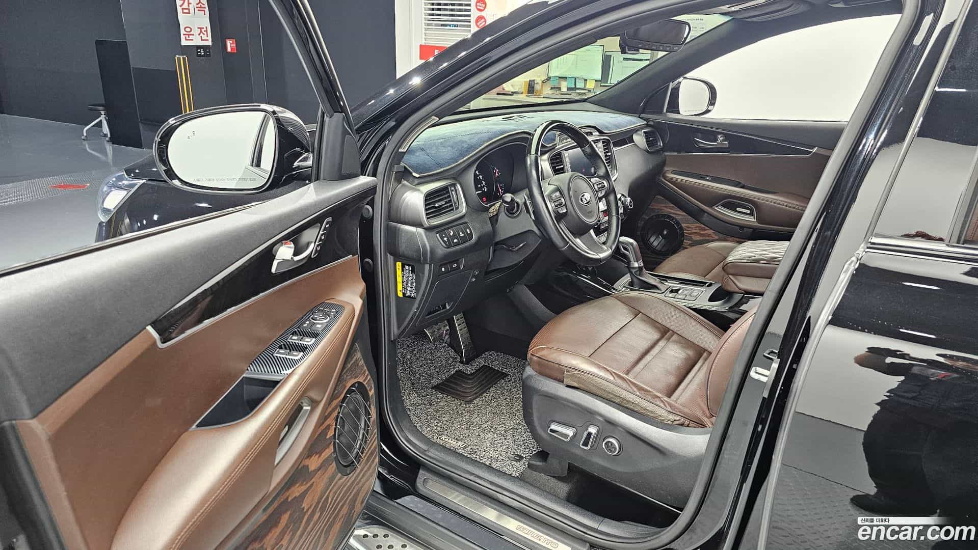 Sorento Kia 2015.8-INNER-010