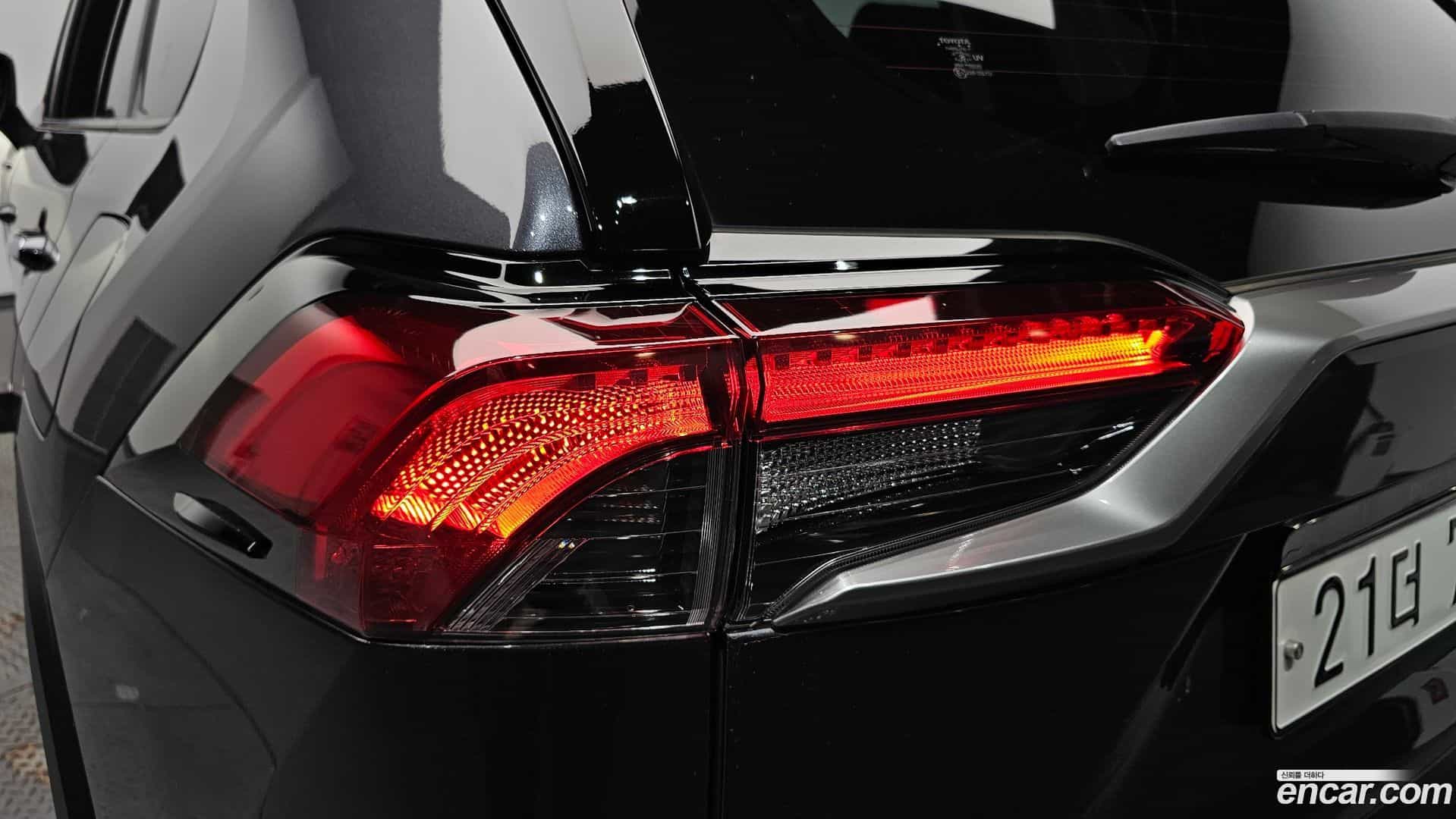 RAV4 Toyota 2019.5-OUTER-033