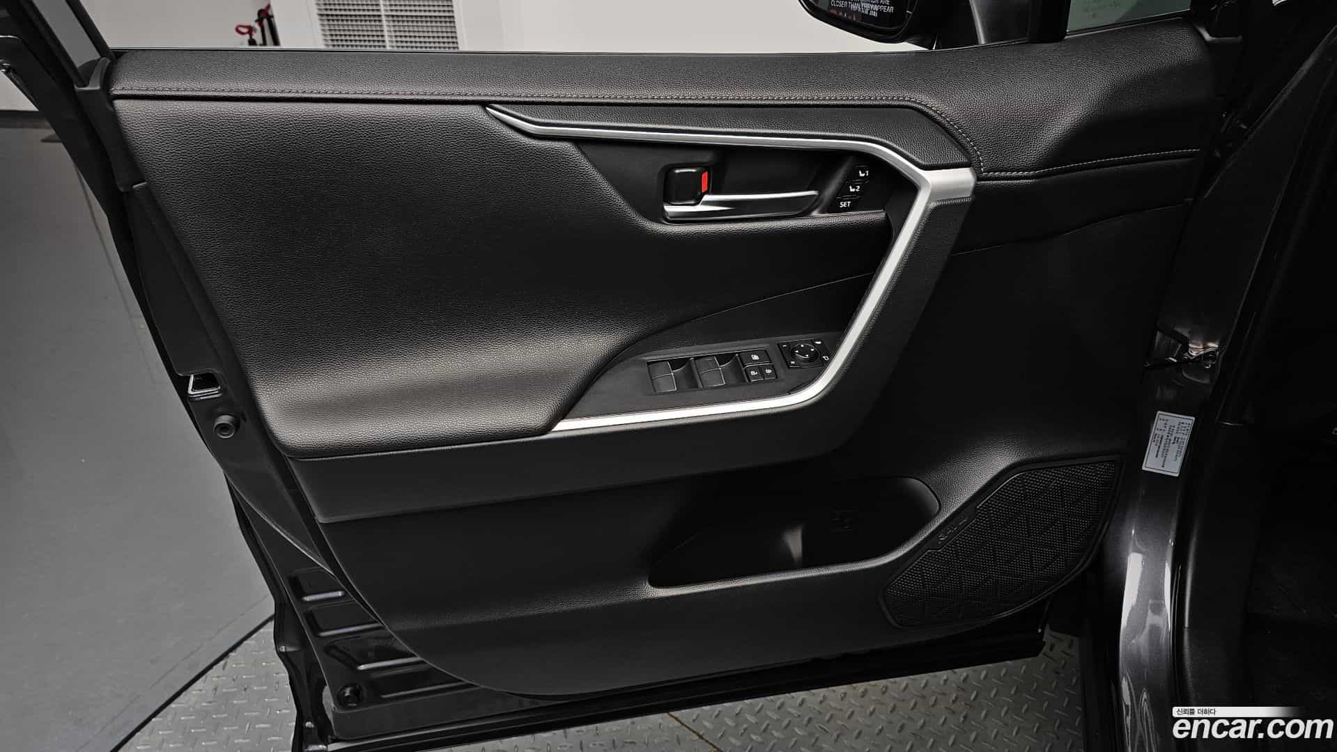 RAV4 Toyota 2019.5-INNER-034