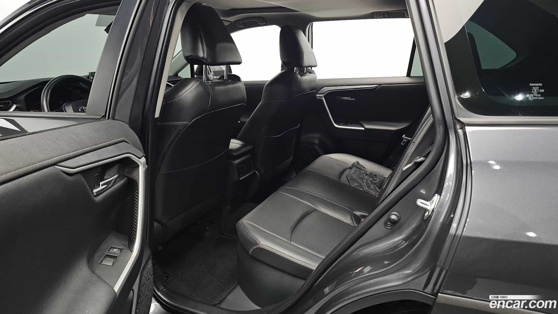 RAV4 Toyota 2019.5-INNER-036
