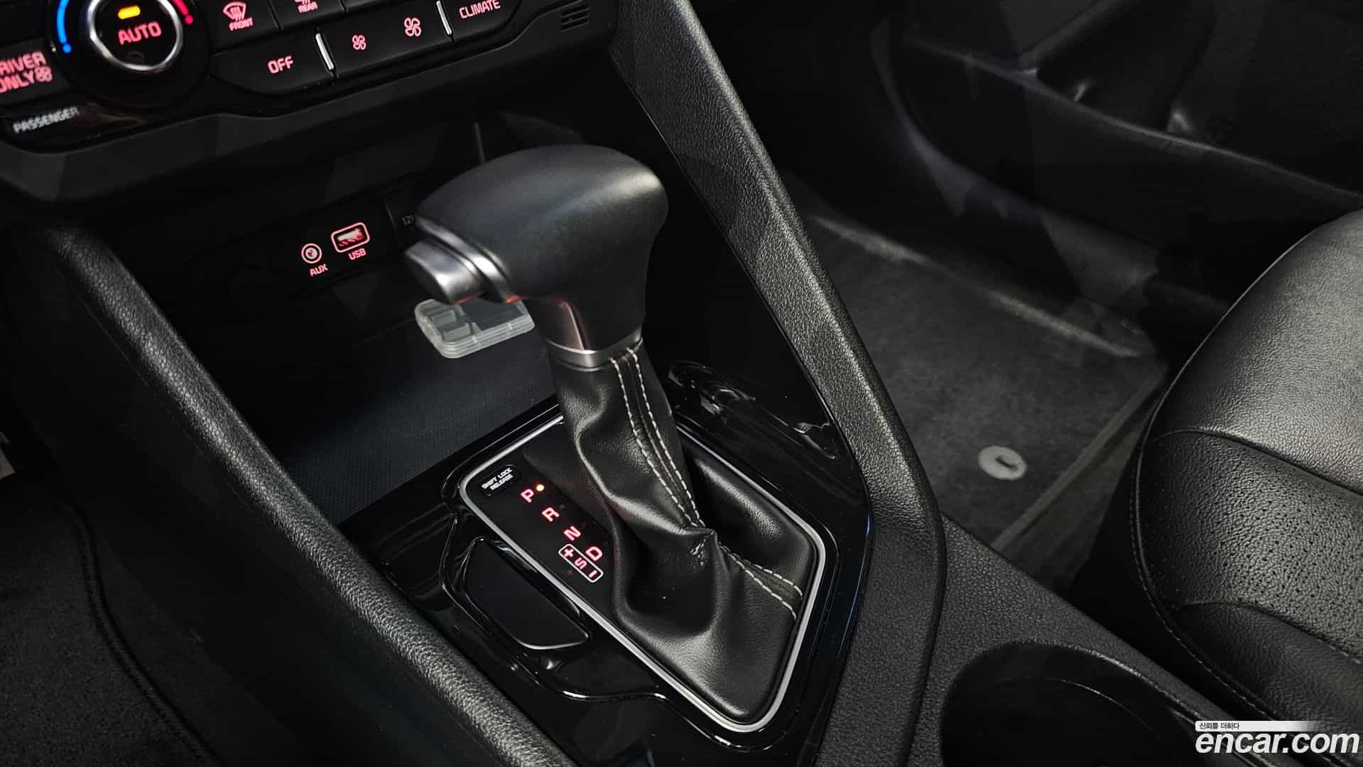 Niro Kia 2017.4-INNER-009