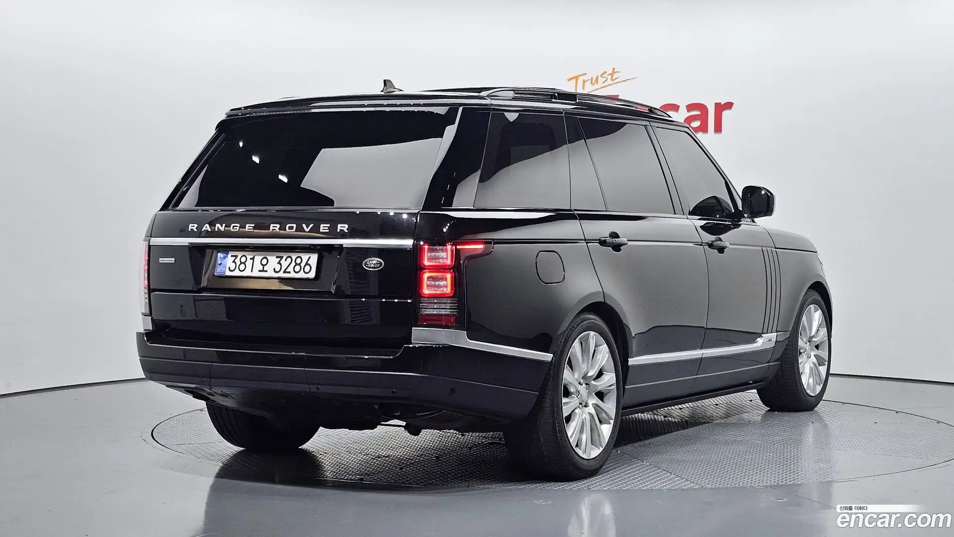 Range Rover Land Rover 2016.11-OUTER-002
