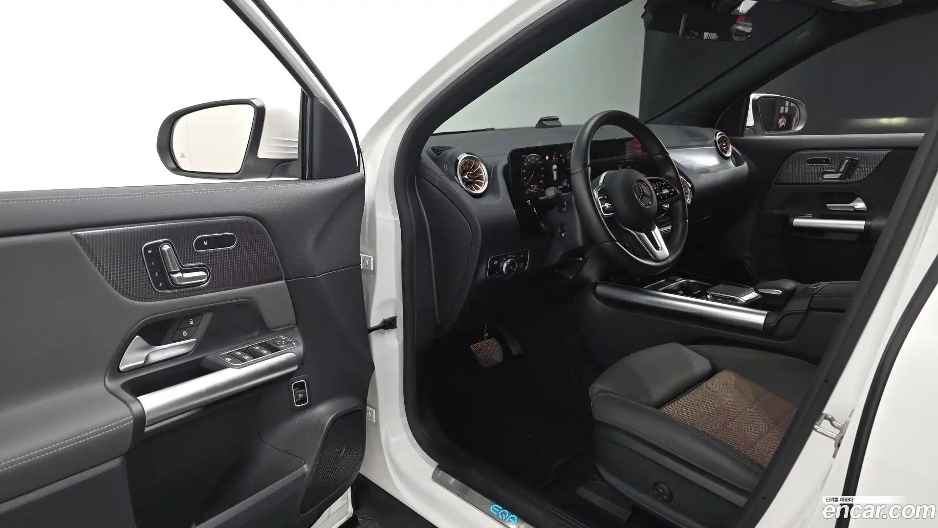 EQA Mercedes-Benz 2023.5-INNER-010