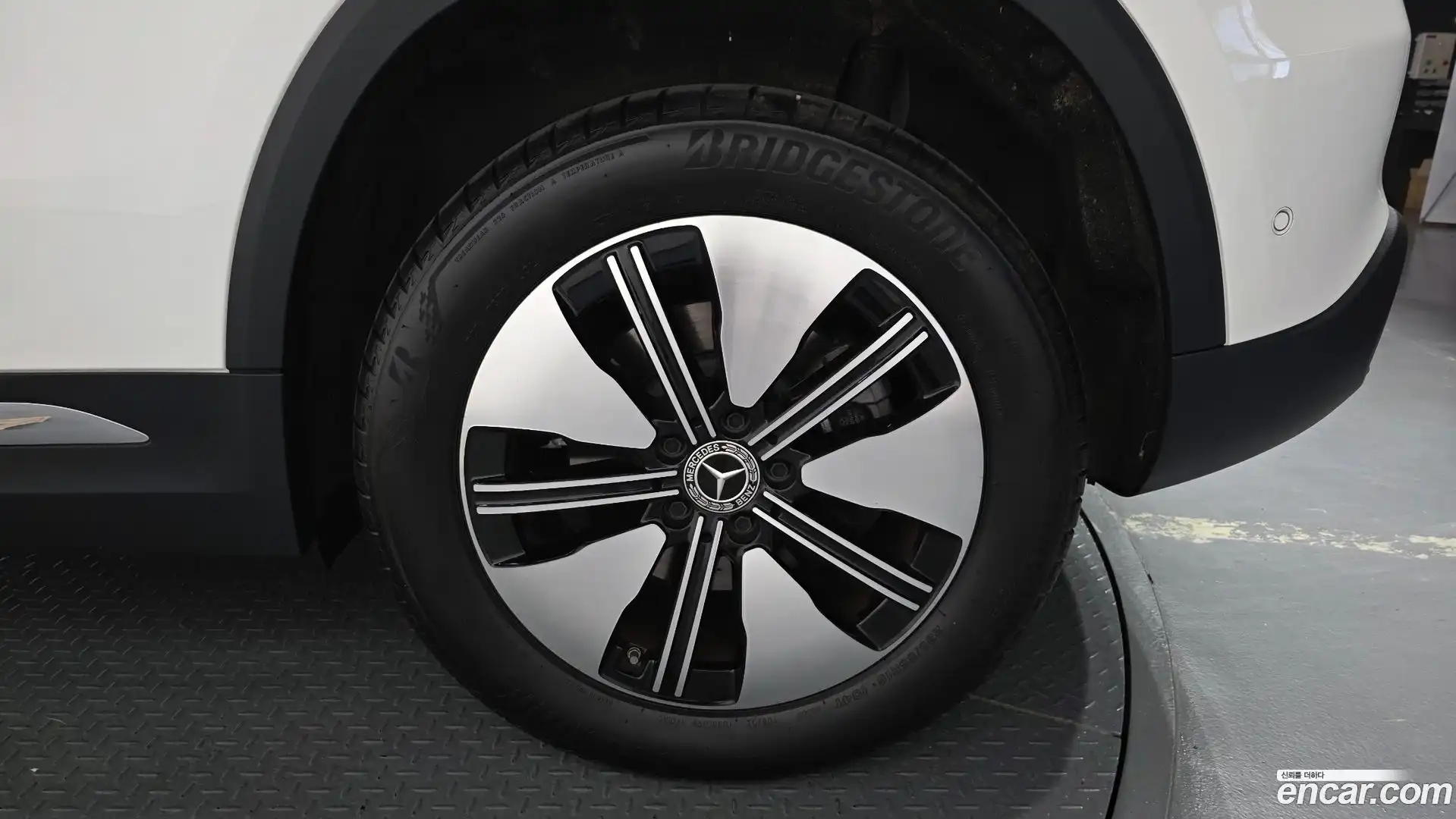 EQA Mercedes-Benz 2023.5-OUTER-031