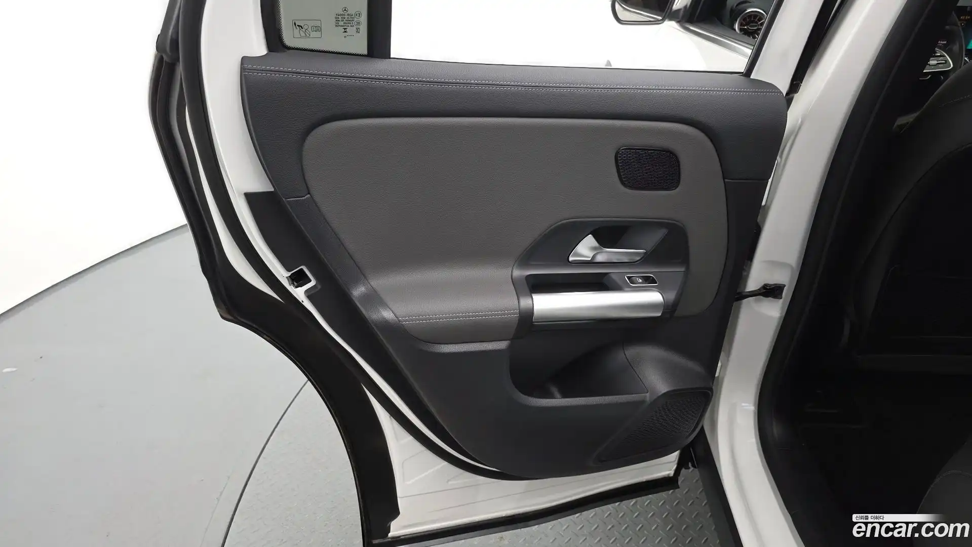 EQA Mercedes-Benz 2023.5-INNER-035