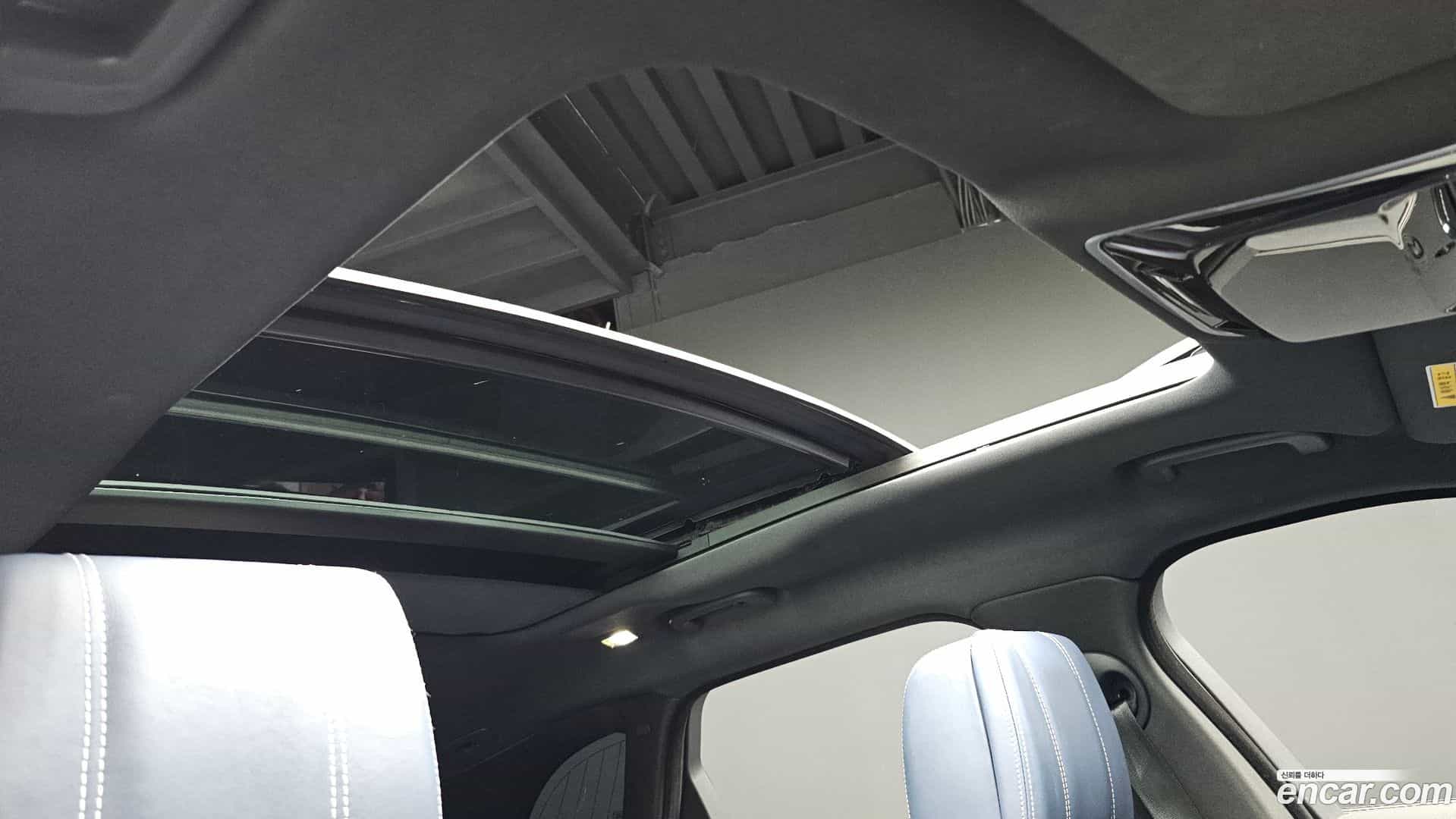 Range Rover Velar Land Rover 2018.1-OPTION-023