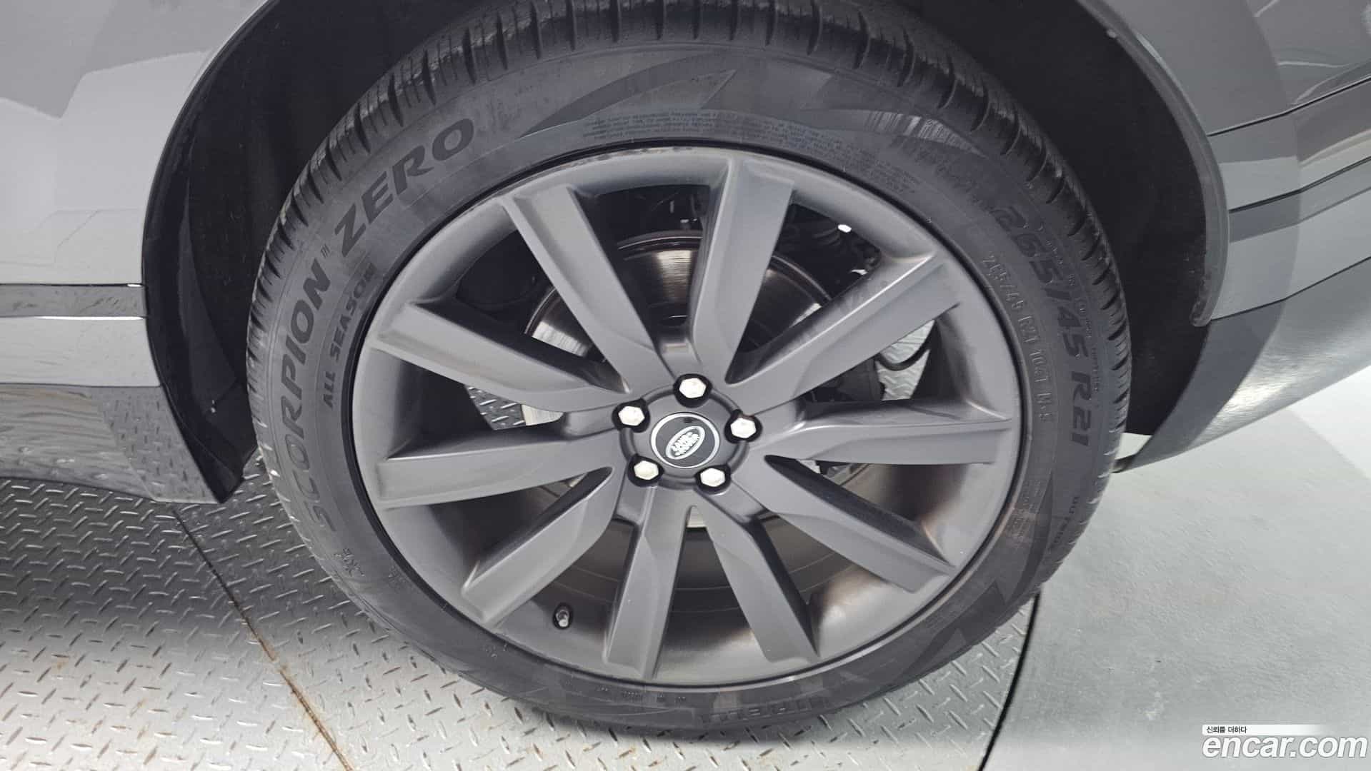 Range Rover Velar Land Rover 2018.1-OUTER-031