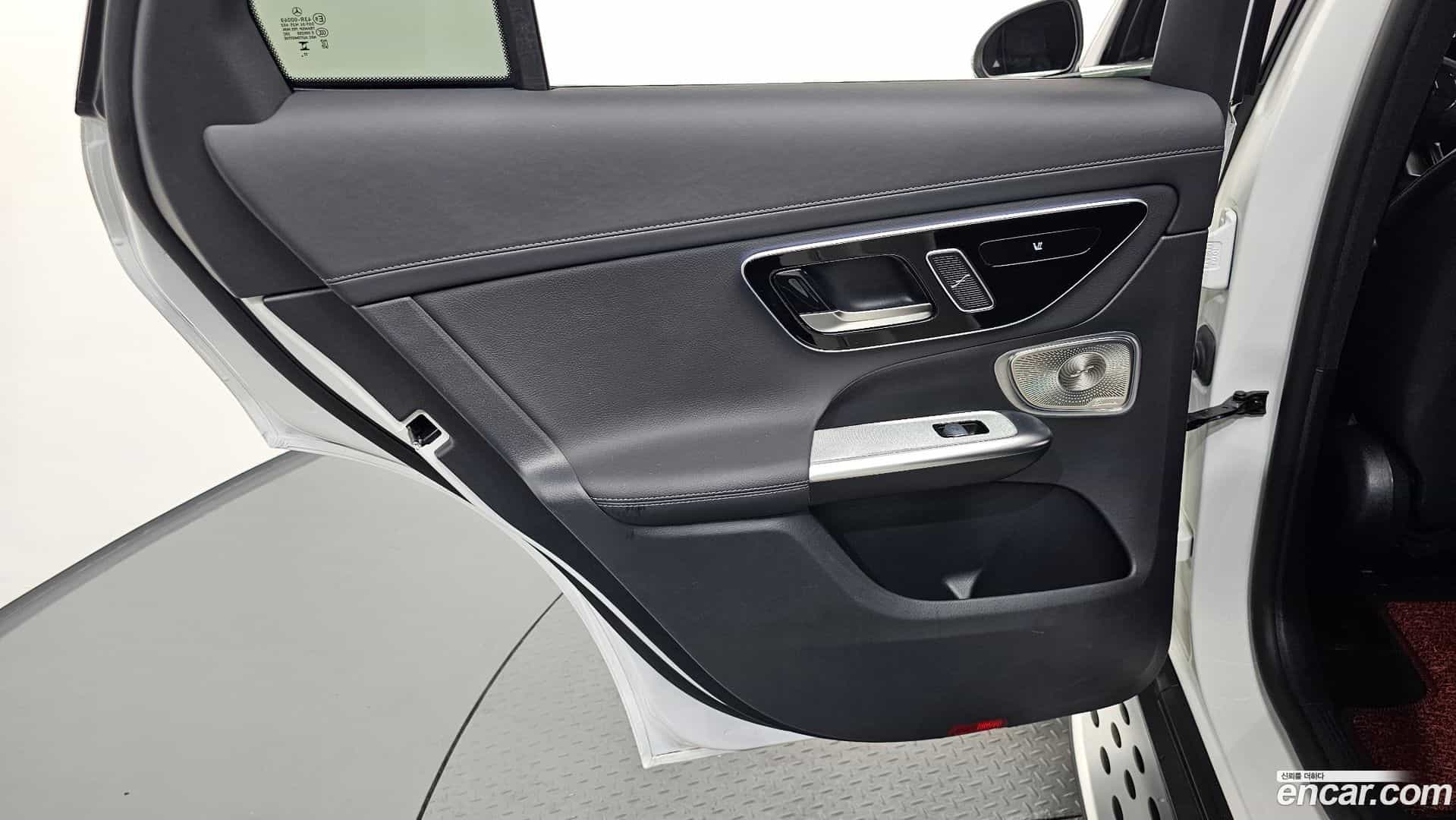 GLC-Class Mercedes-Benz 2024.5-INNER-035