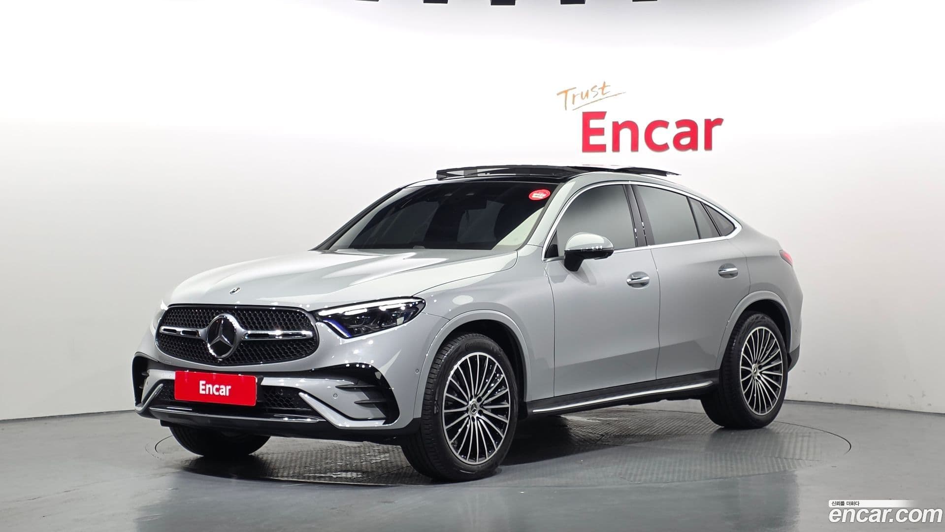 Main__Slider__Photo:GLC-Class Mercedes-Benz 2025.5-0