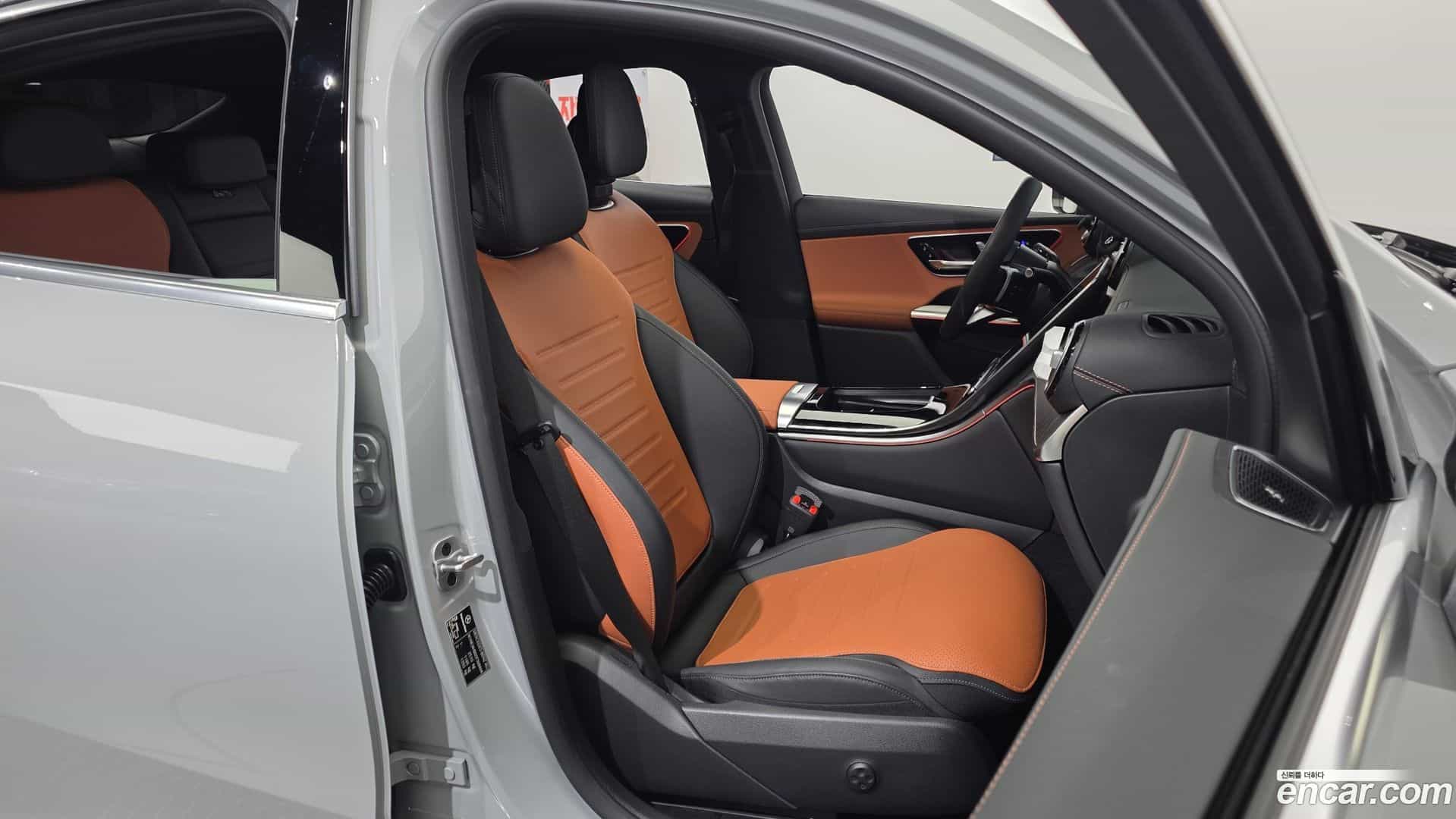 GLC-Class Mercedes-Benz 2025.5-OPTION-016