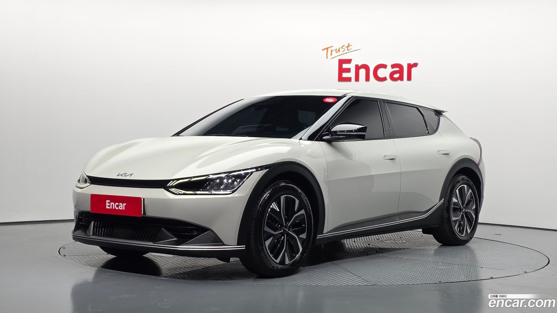 Main__Slider__Photo:EV6 Kia 2022.1-0