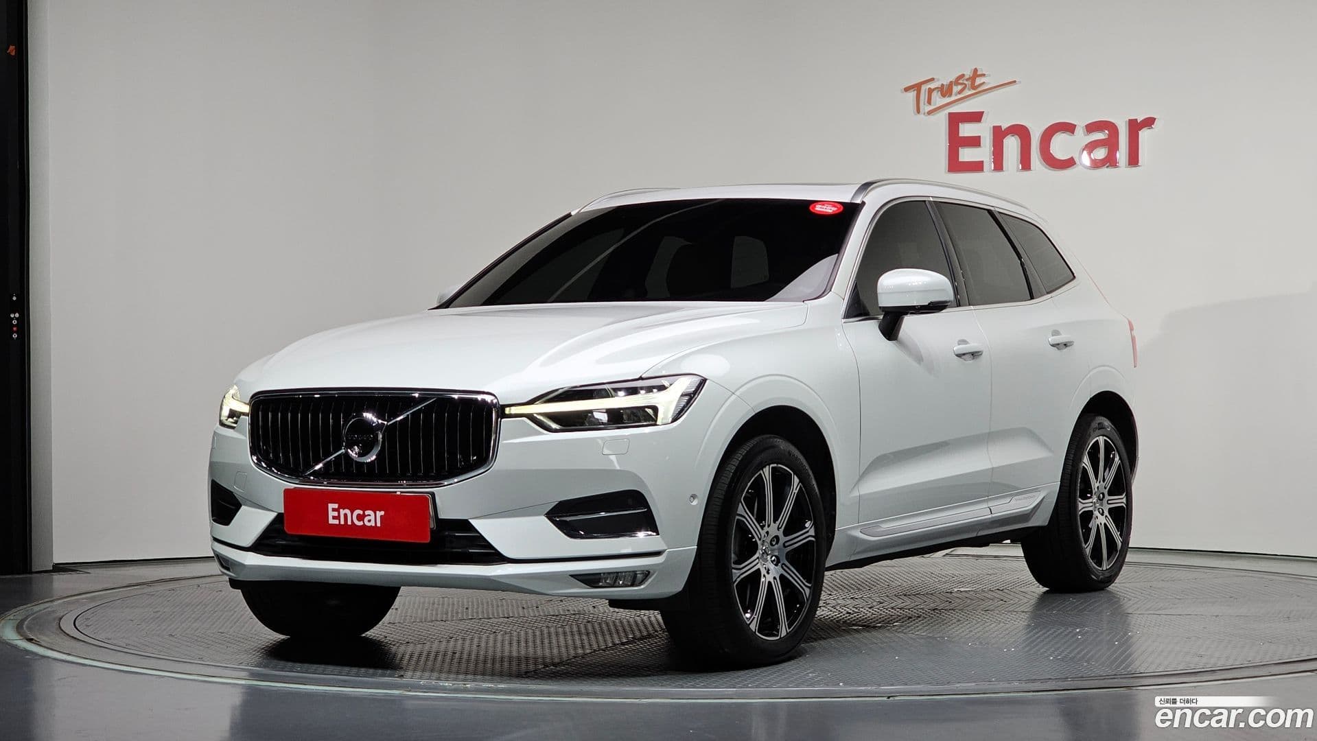 Main__Slider__Photo:XC60 Volvo 2019.1-0