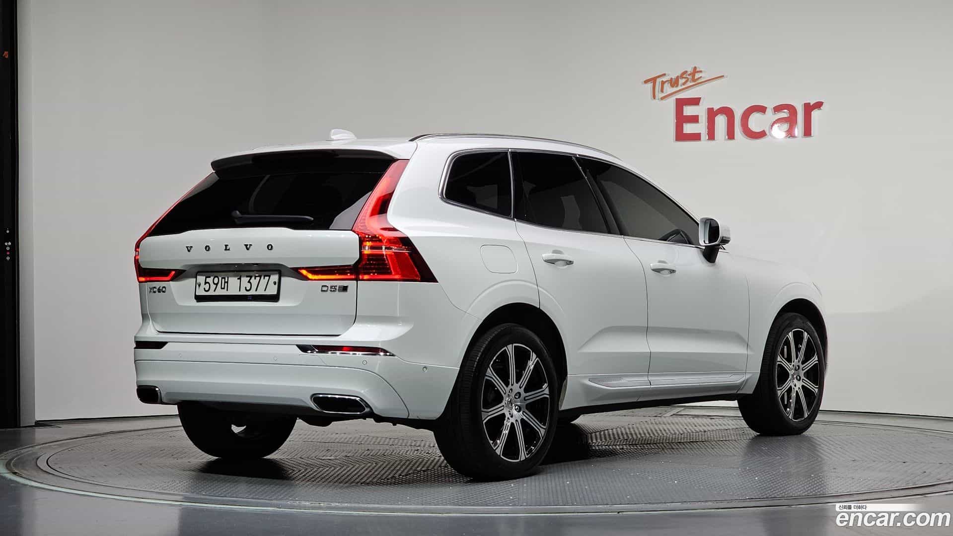 XC60 Volvo 2019.1-OUTER-002
