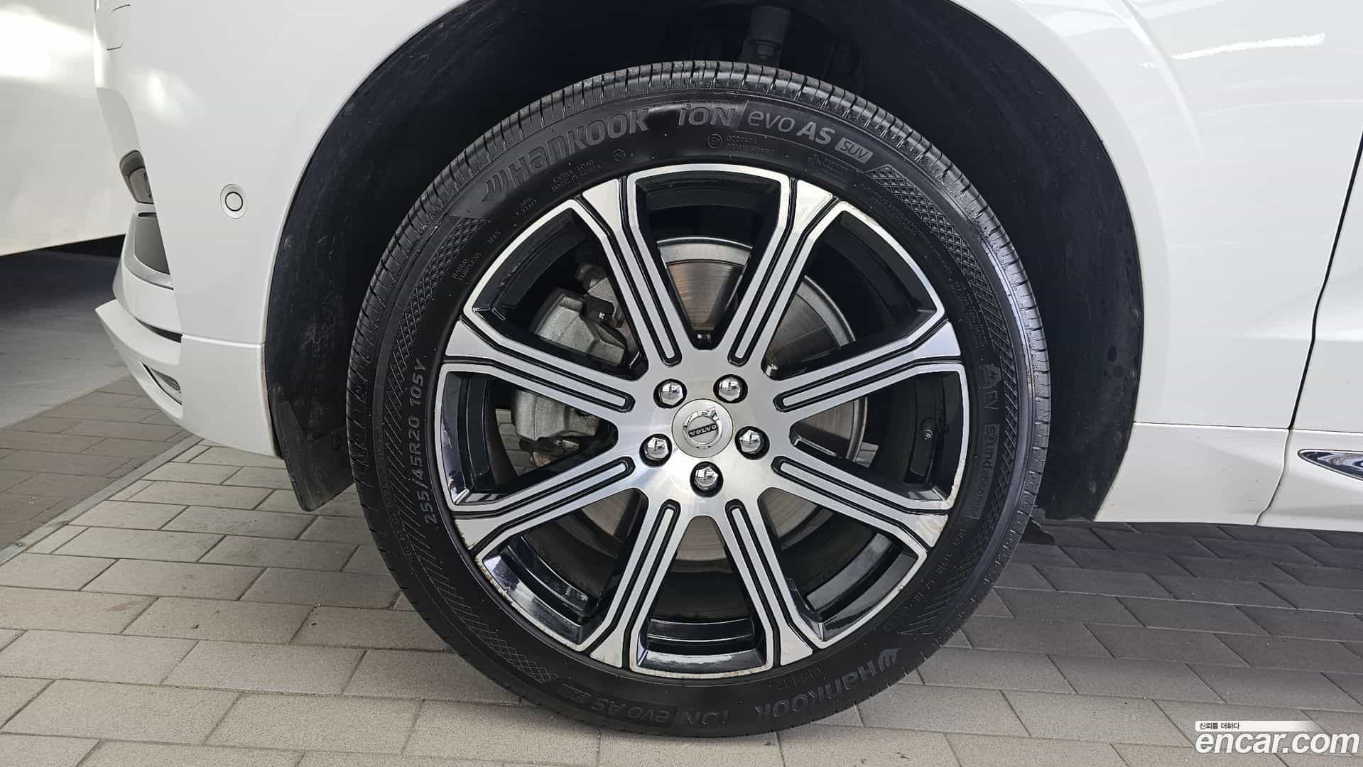 XC60 Volvo 2019.1-OUTER-005