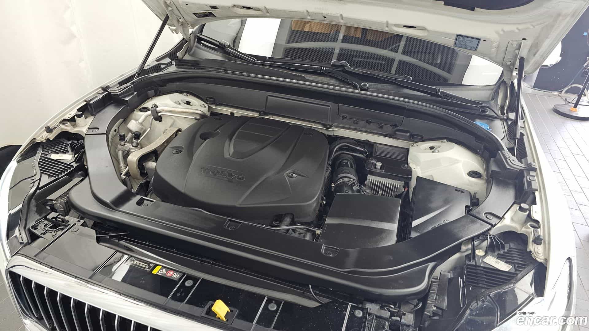 XC60 Volvo 2019.1-OUTER-006