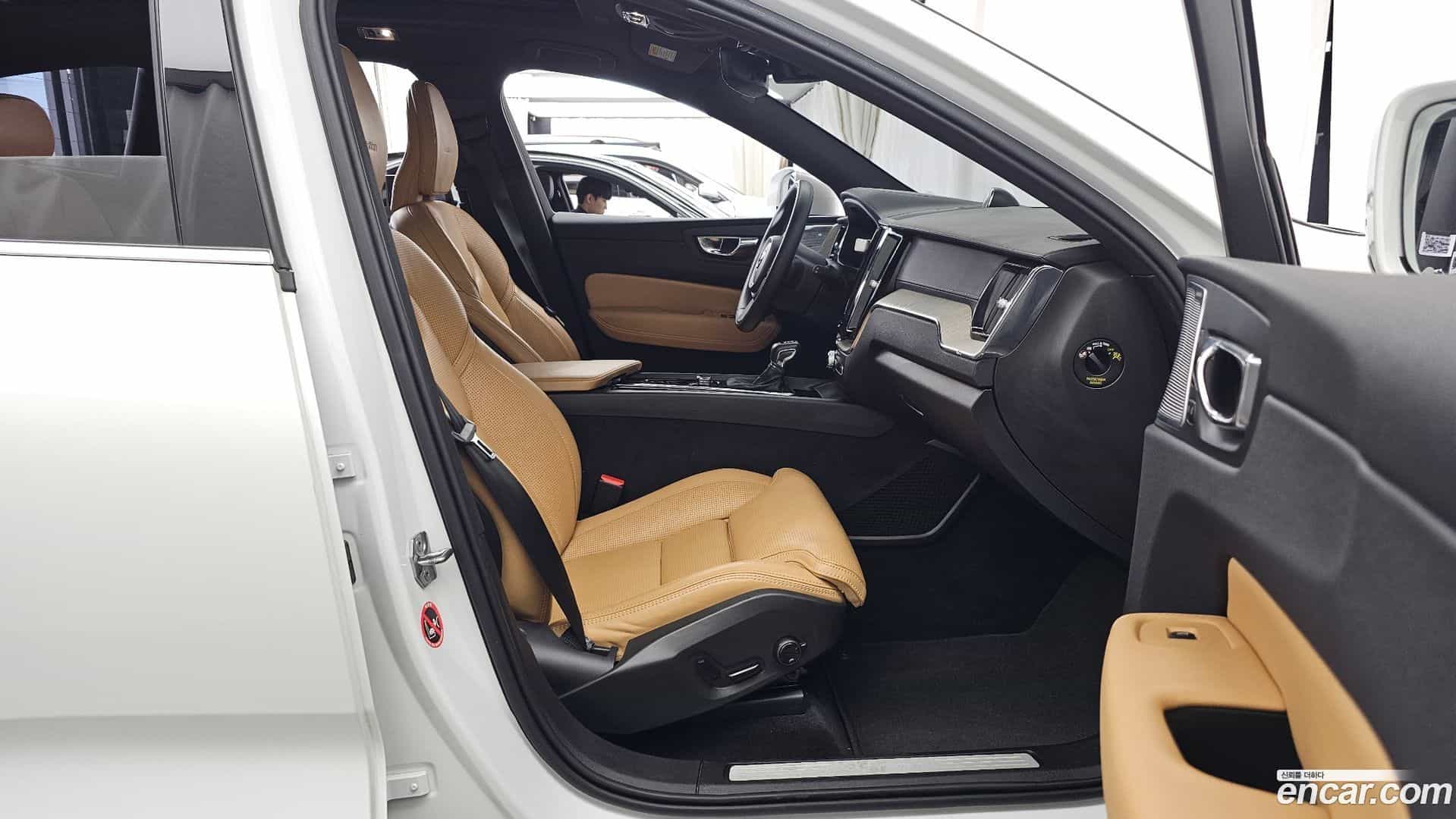 XC60 Volvo 2019.1-OPTION-015
