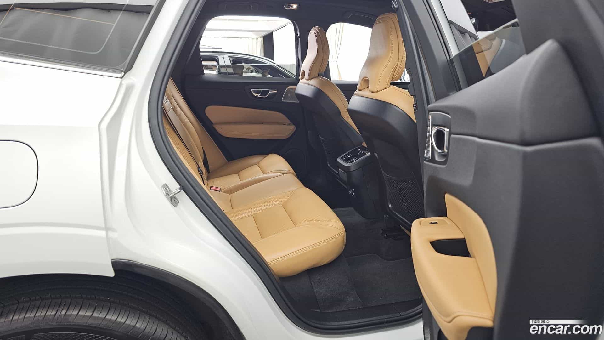 XC60 Volvo 2019.1-OPTION-016