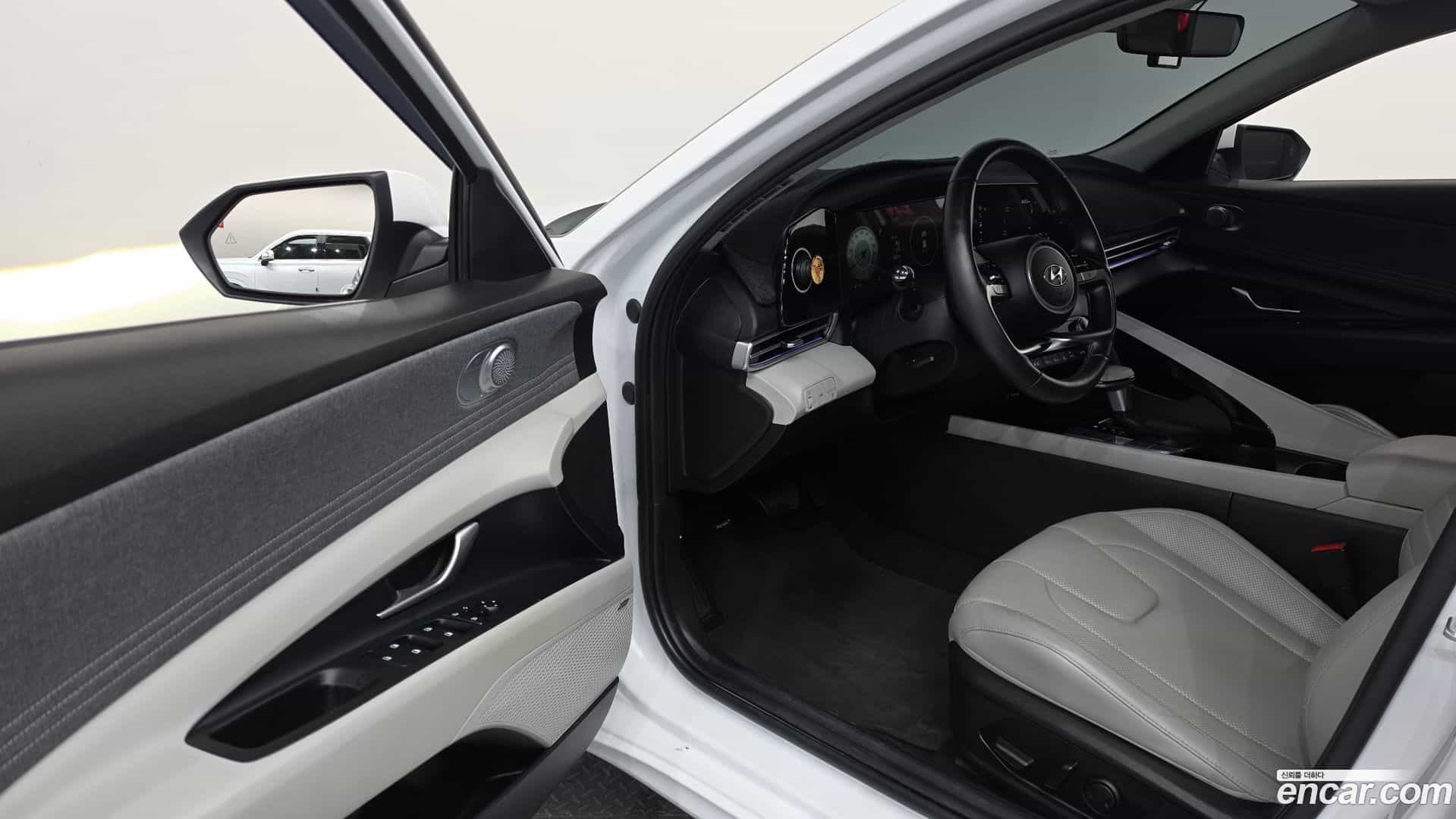 AVANTE Hyundai 2021.9-INNER-010
