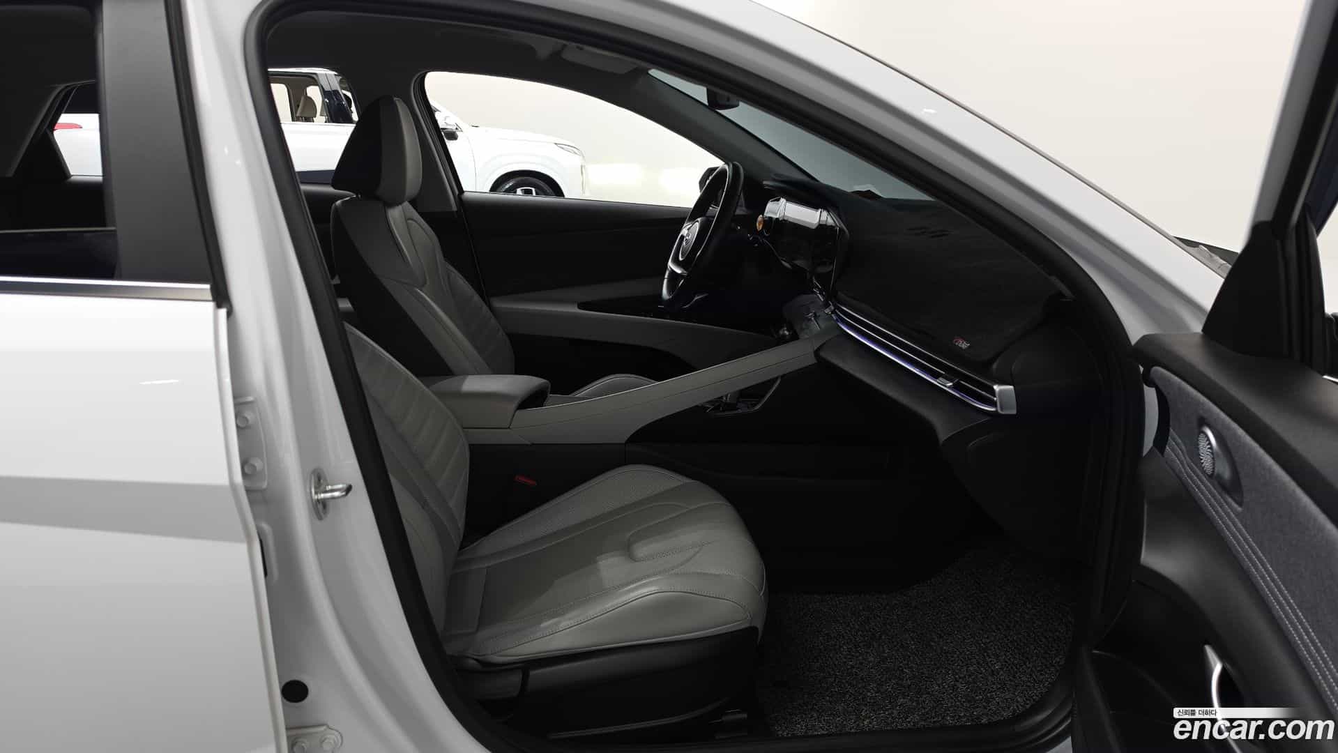 AVANTE Hyundai 2021.9-INNER-036