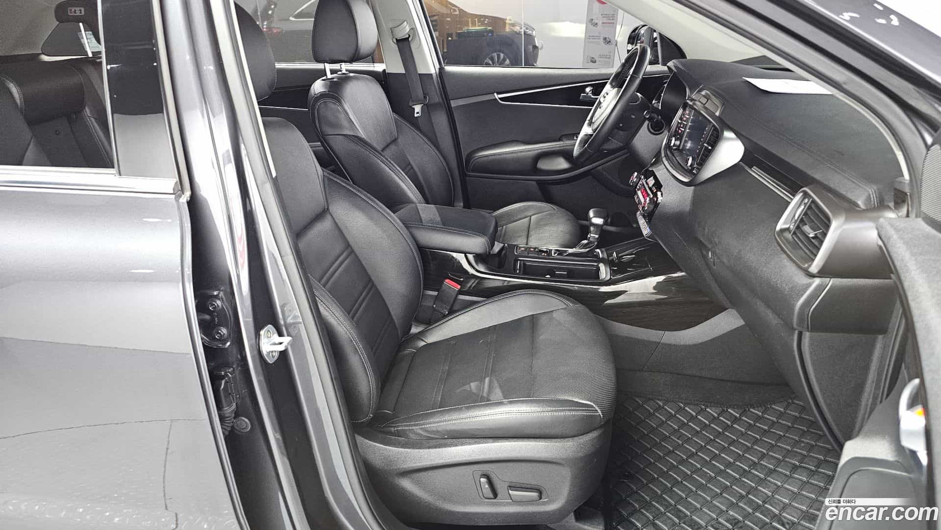 Sorento Kia 2018.1-INNER-010