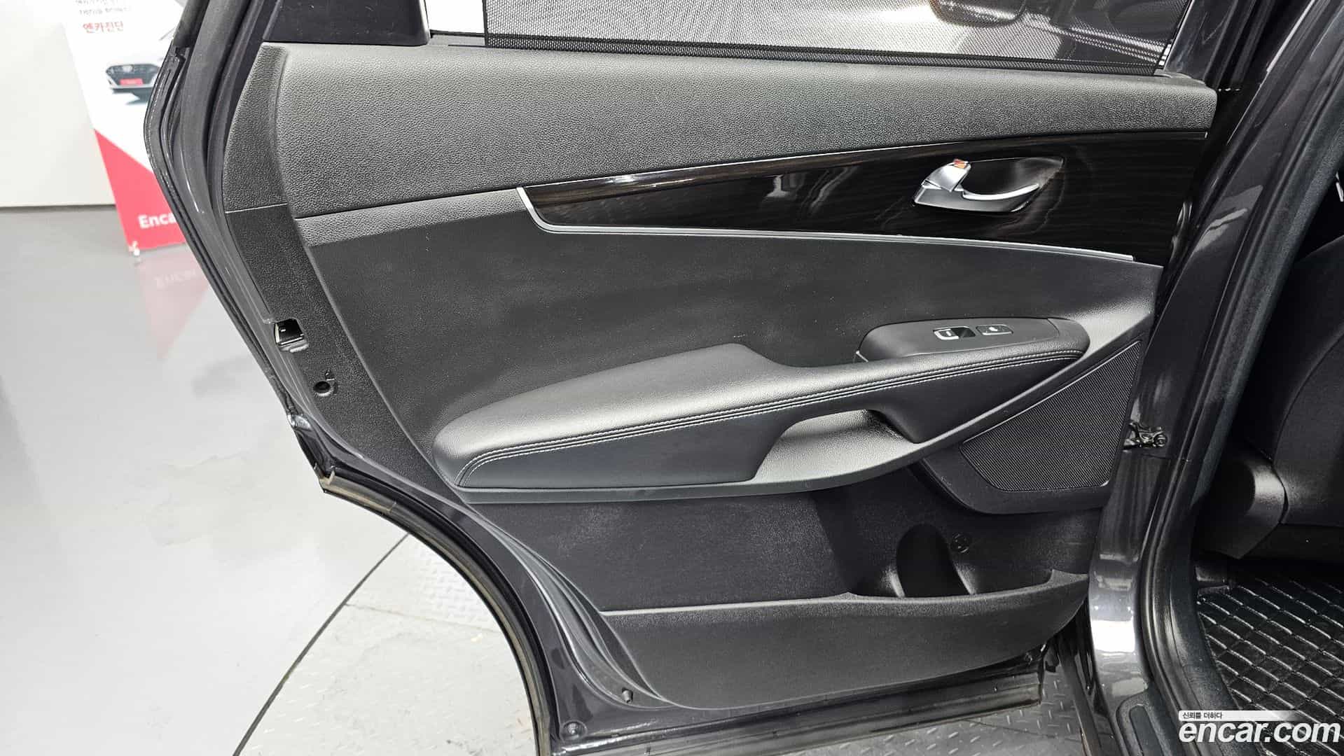 Sorento Kia 2018.1-INNER-035