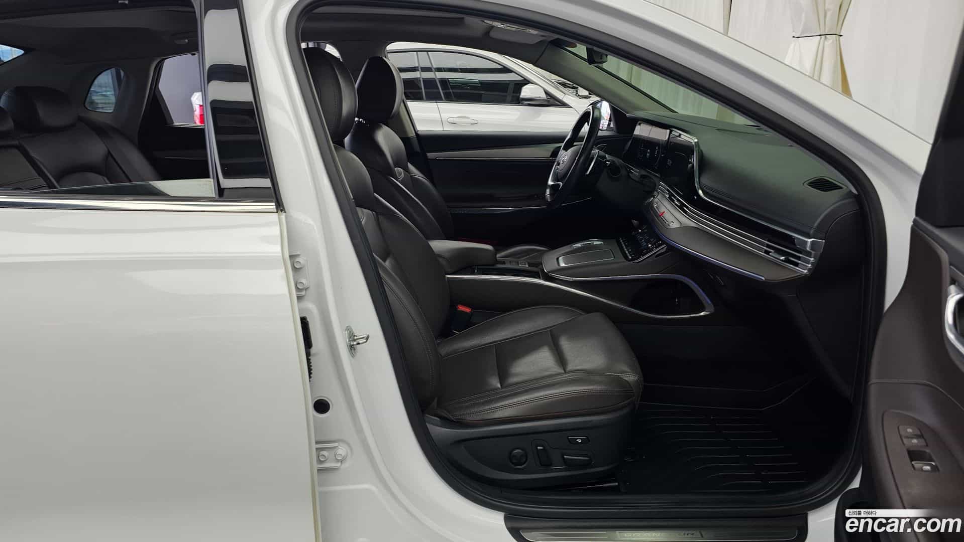 Grandeur Hyundai 2020.8-OPTION-015