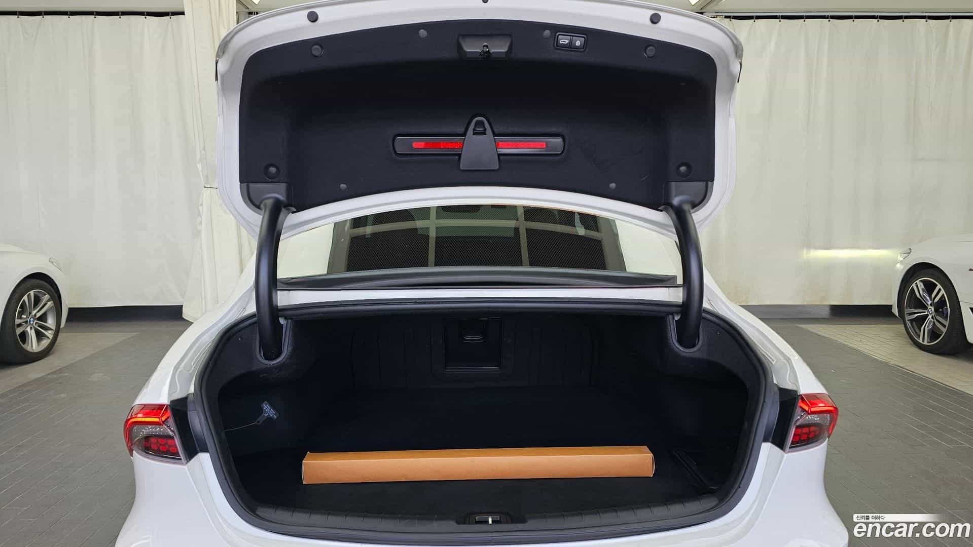 Grandeur Hyundai 2020.8-OPTION-024