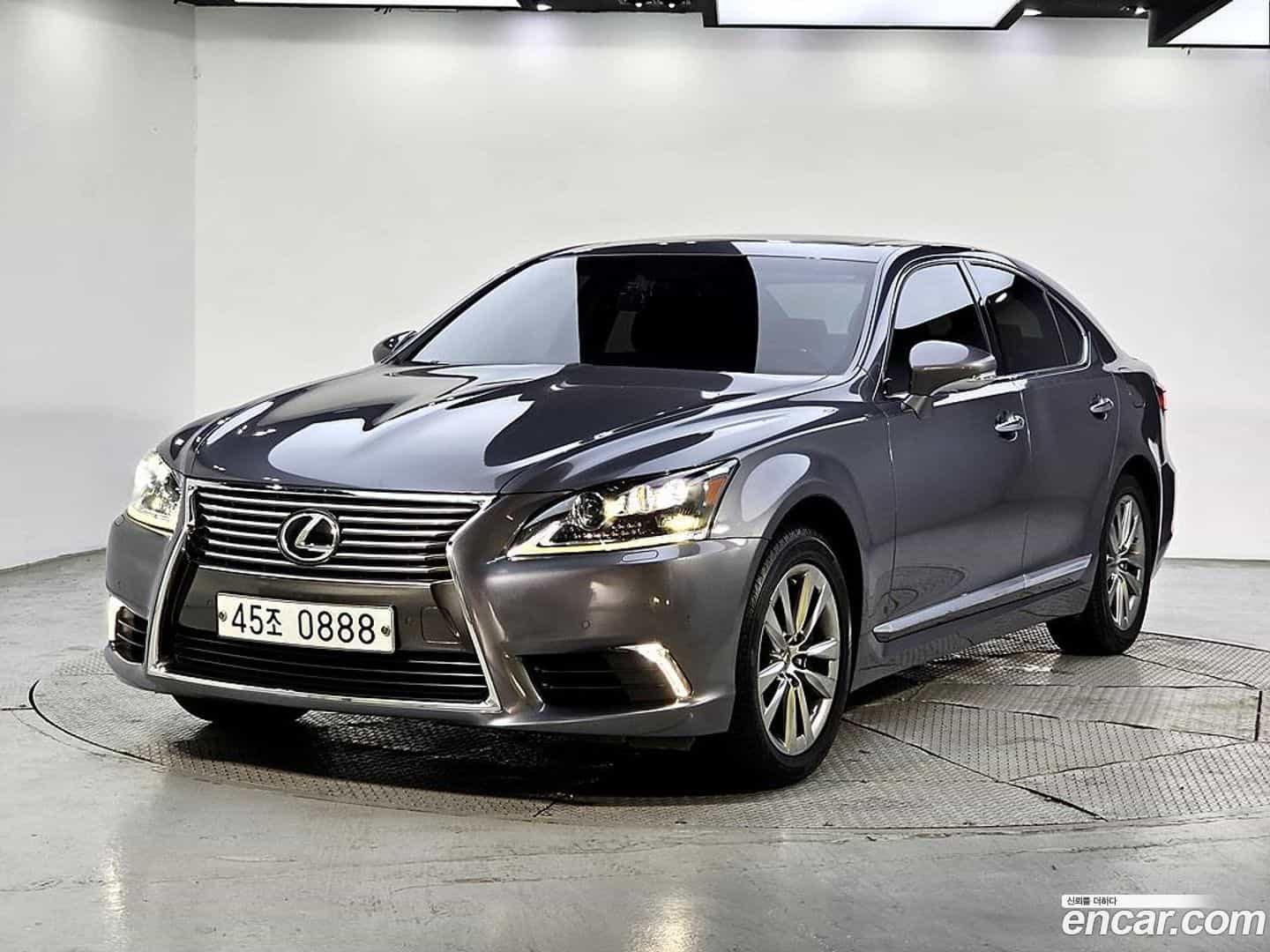 LS Lexus 2016.5-OUTER-001