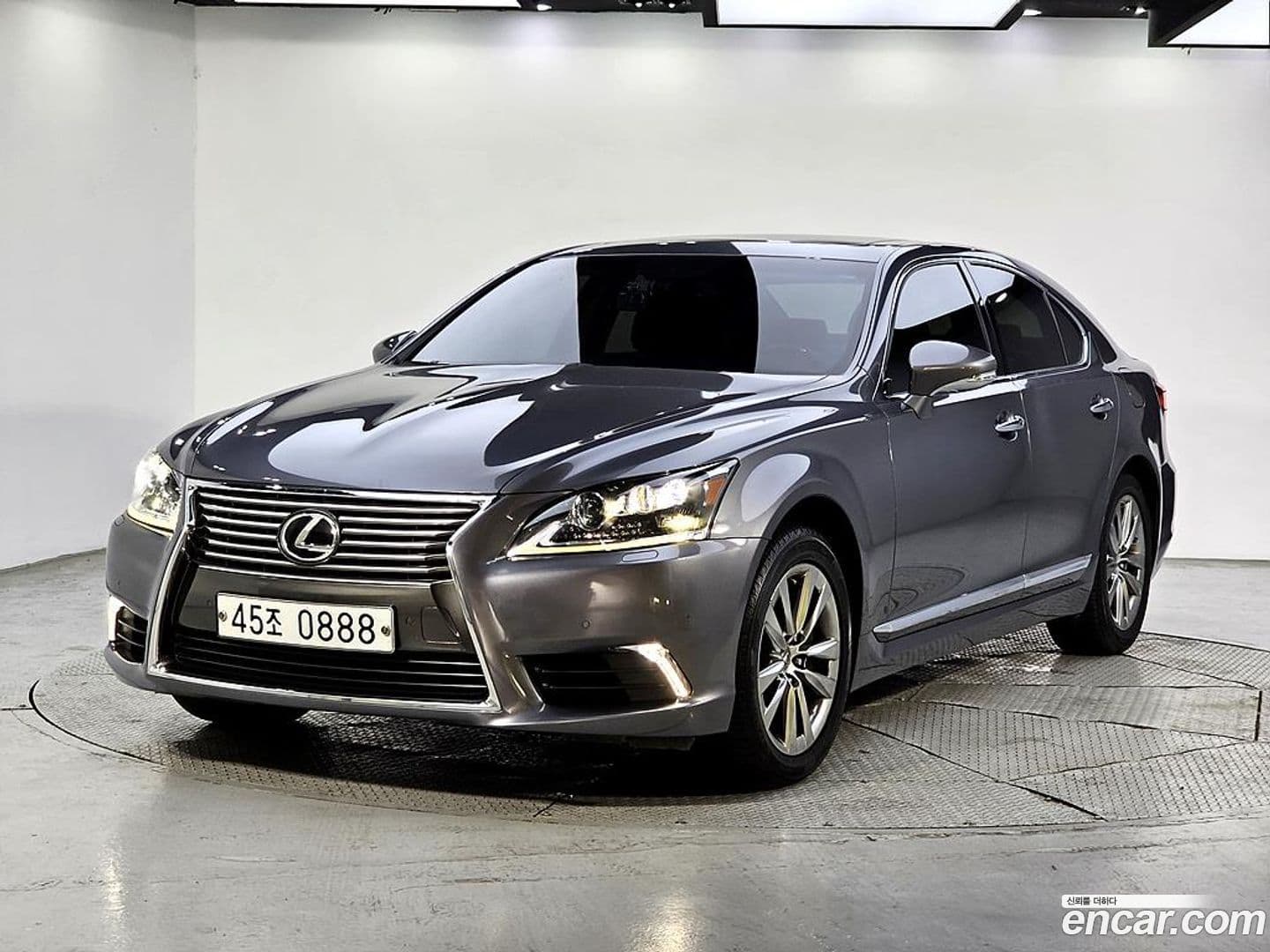 Main__Slider__Photo:LS Lexus 2016.5-0