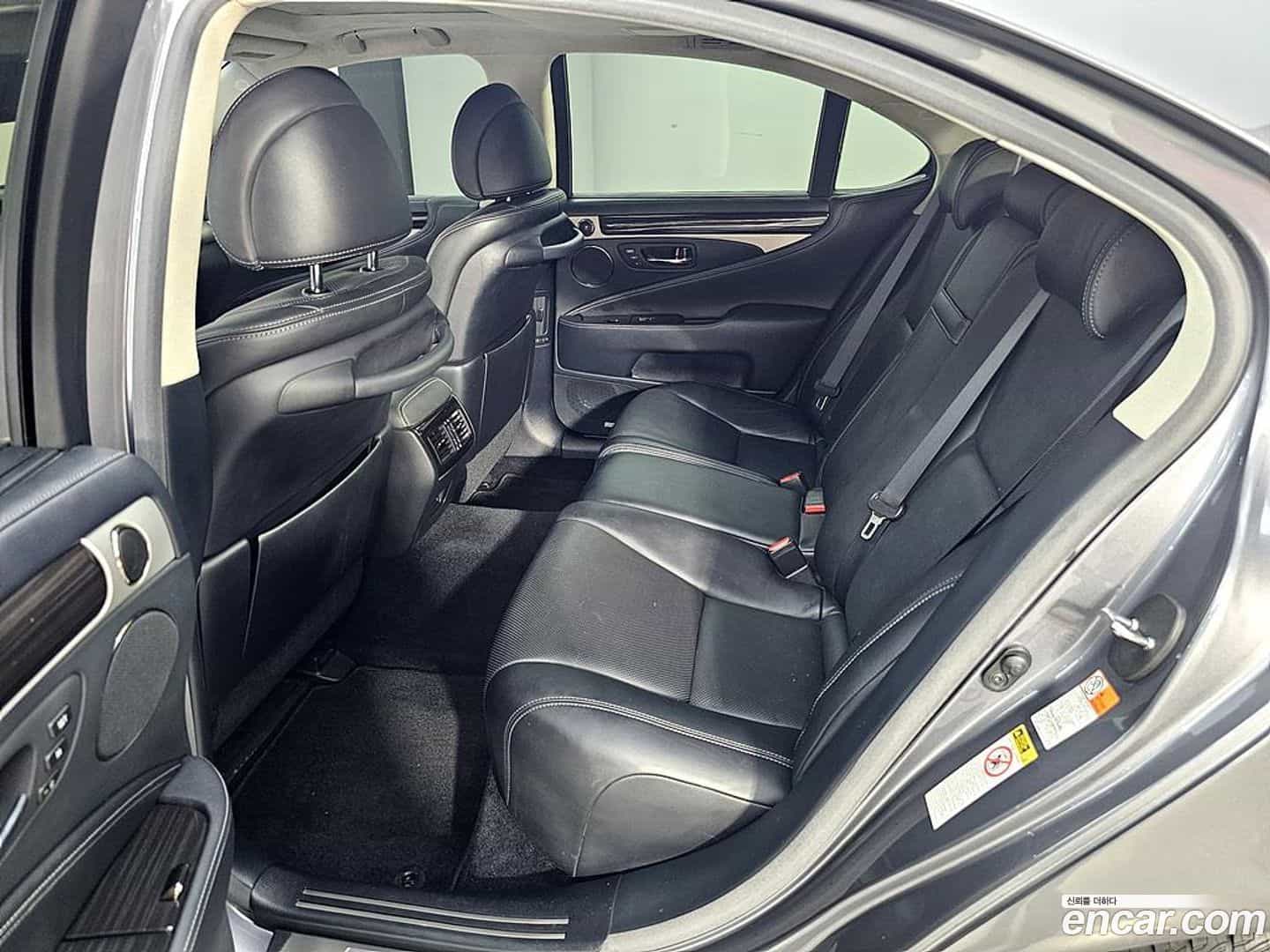 LS Lexus 2016.5-INNER-009