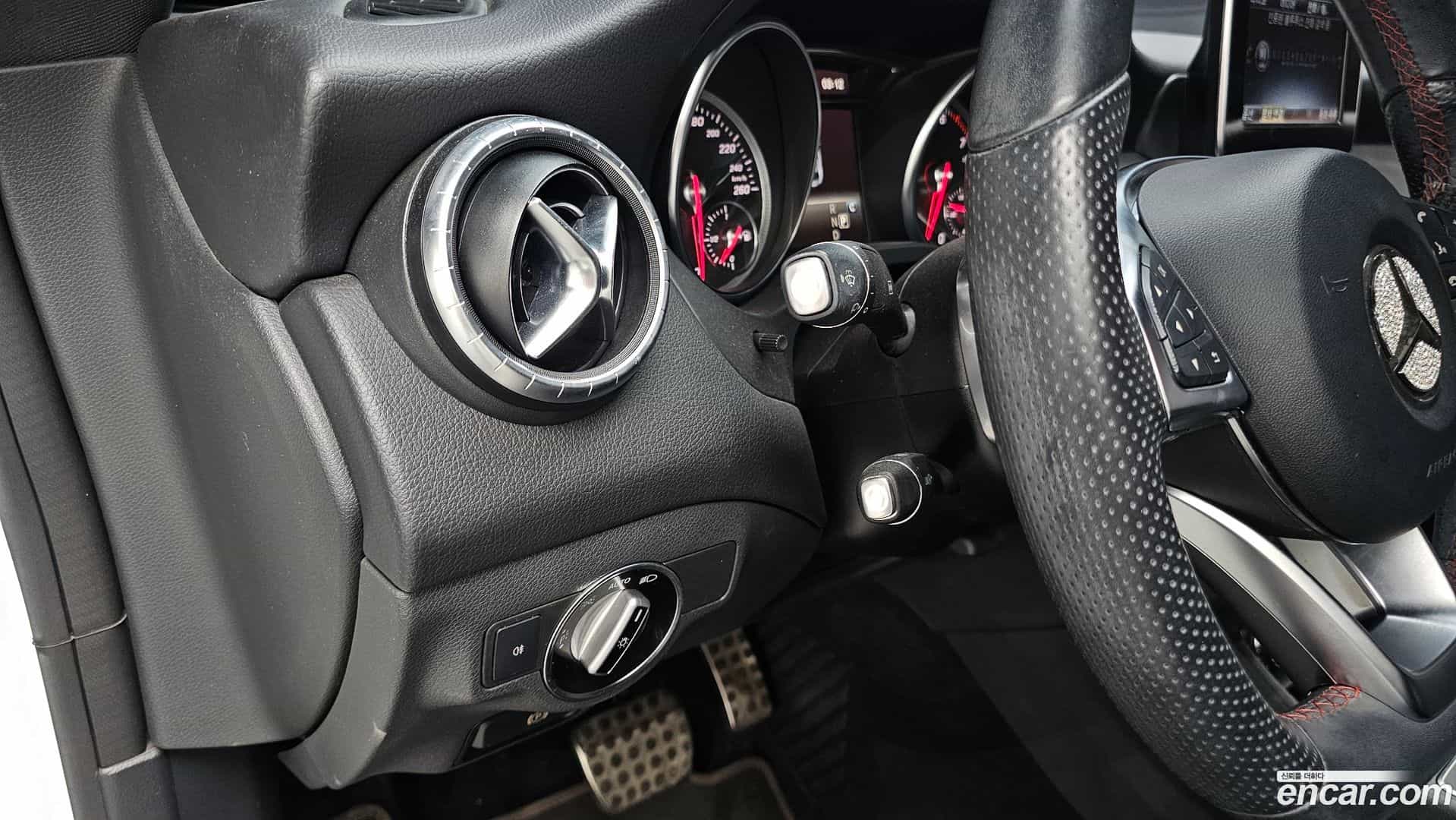 CLA-Class Mercedes-Benz 2018.5-OPTION-023