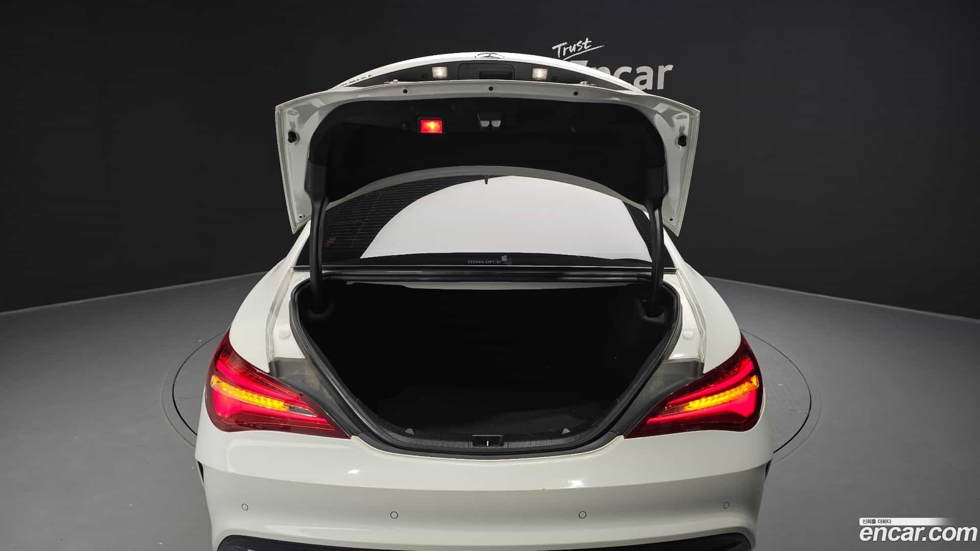 CLA-Class Mercedes-Benz 2018.5-OPTION-024