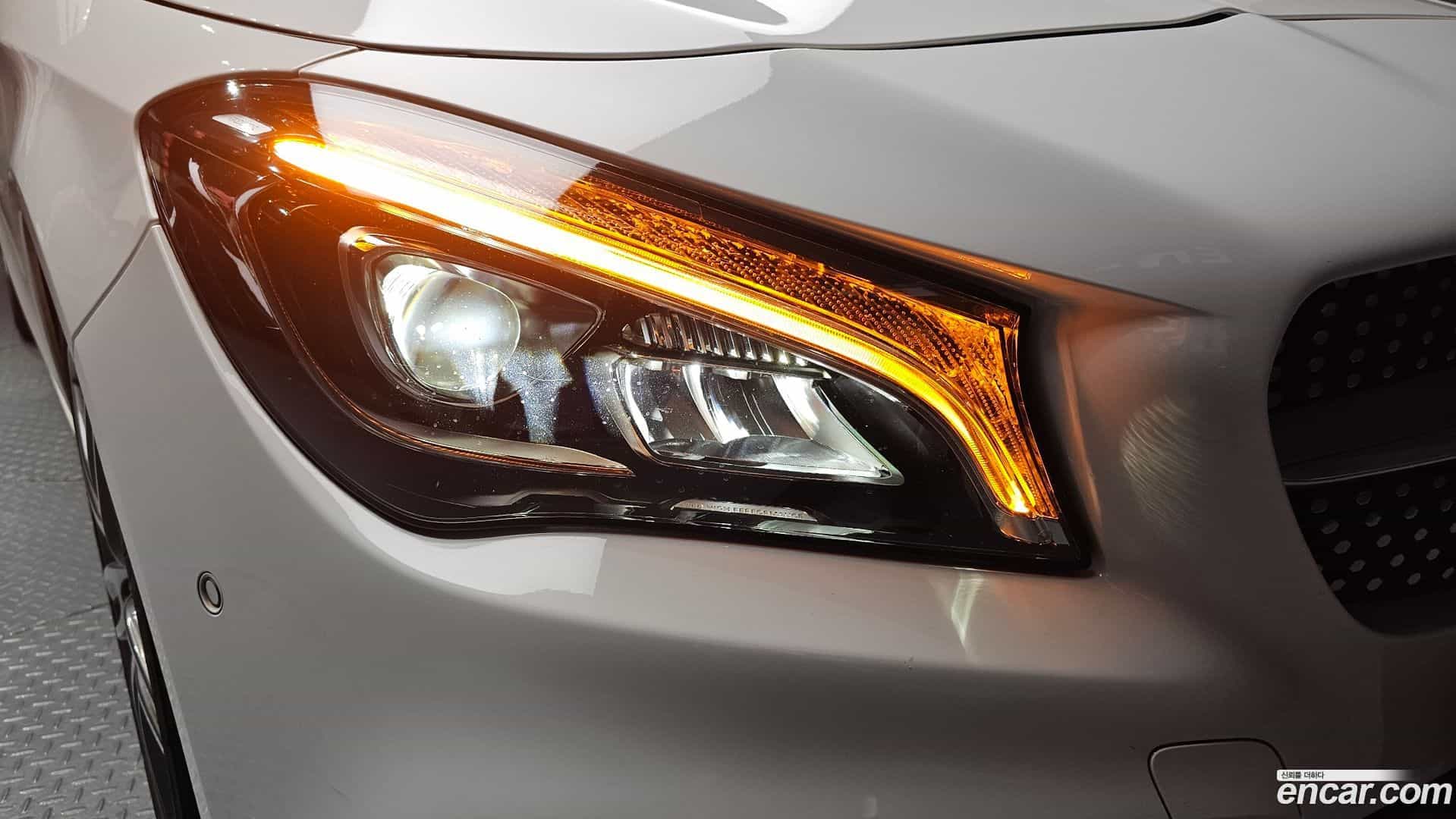 CLA-Class Mercedes-Benz 2018.5-OUTER-032