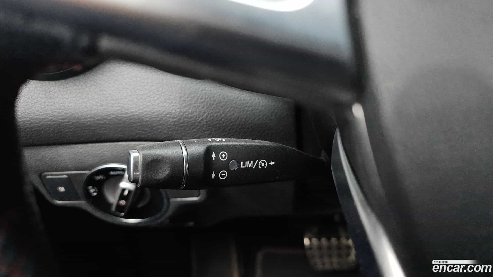 CLA-Class Mercedes-Benz 2018.5-OPTION-043