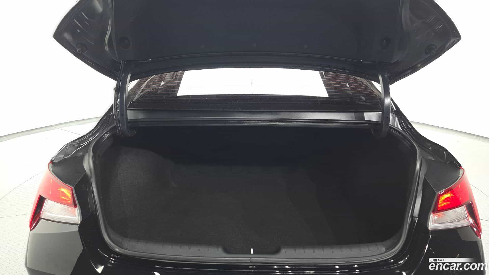 AVANTE Hyundai 2022.8-OPTION-024