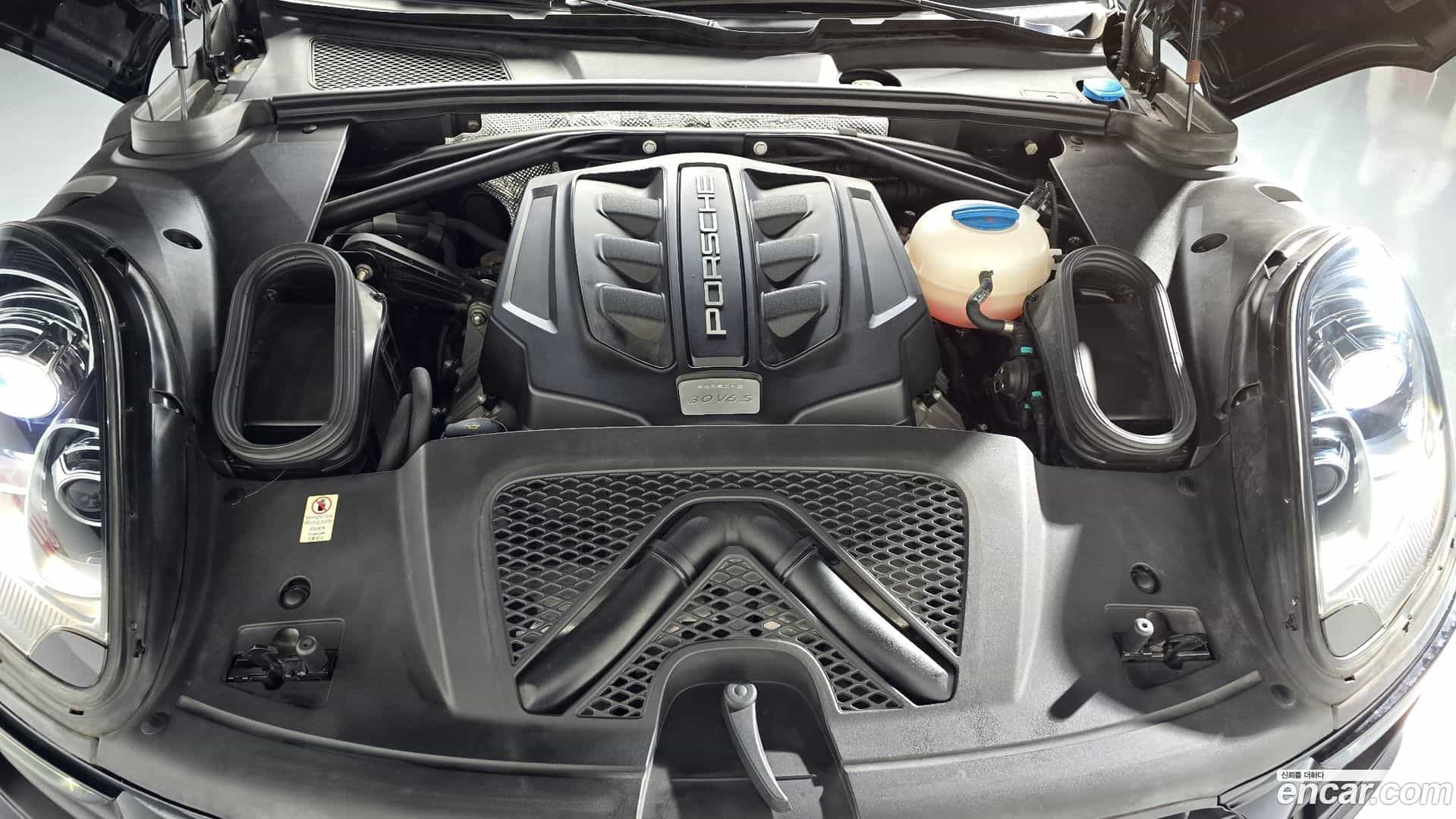Macan Porsche 2015.0-OUTER-006