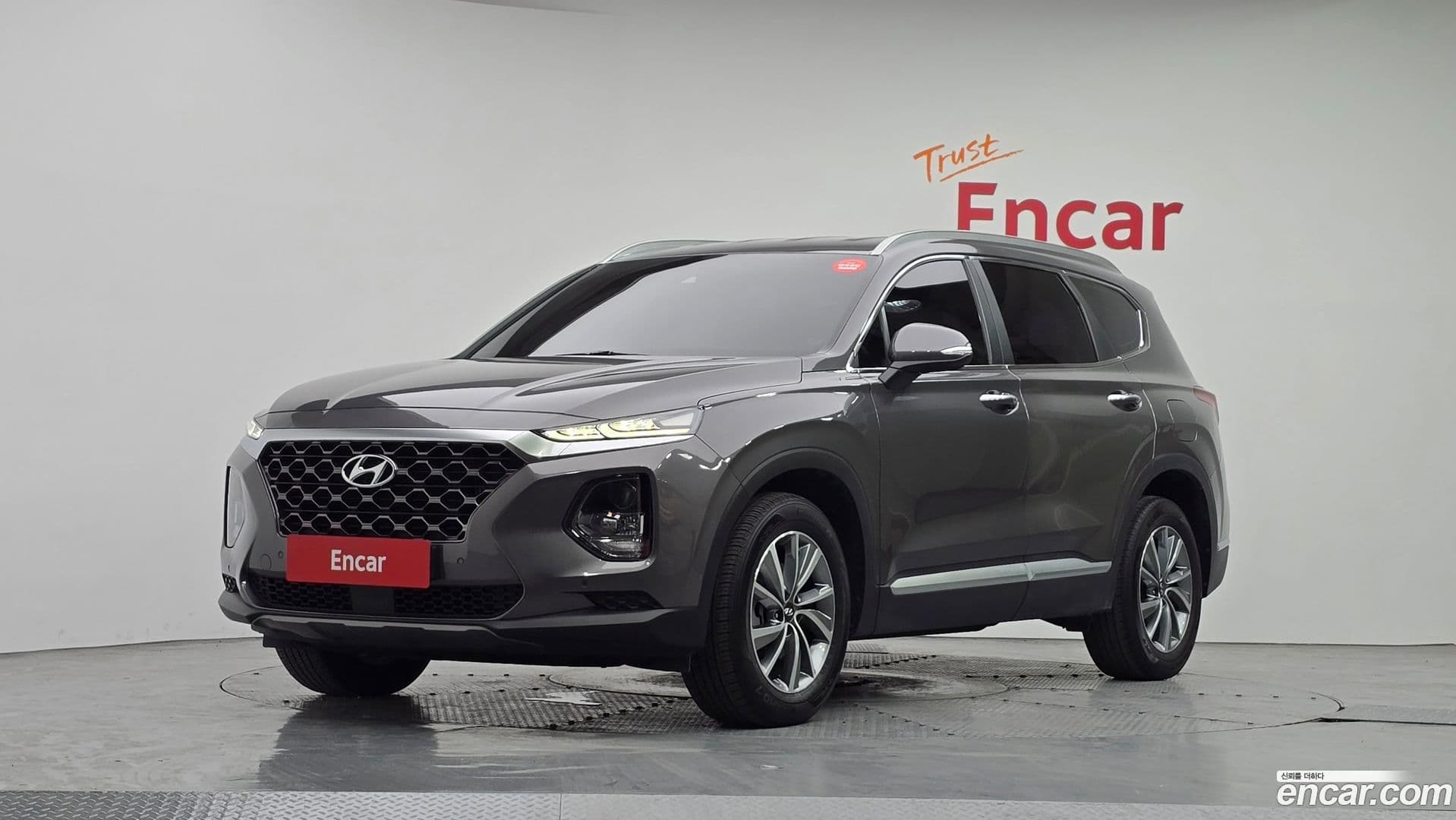Main__Slider__Photo:Santafe Hyundai 2020.3-0